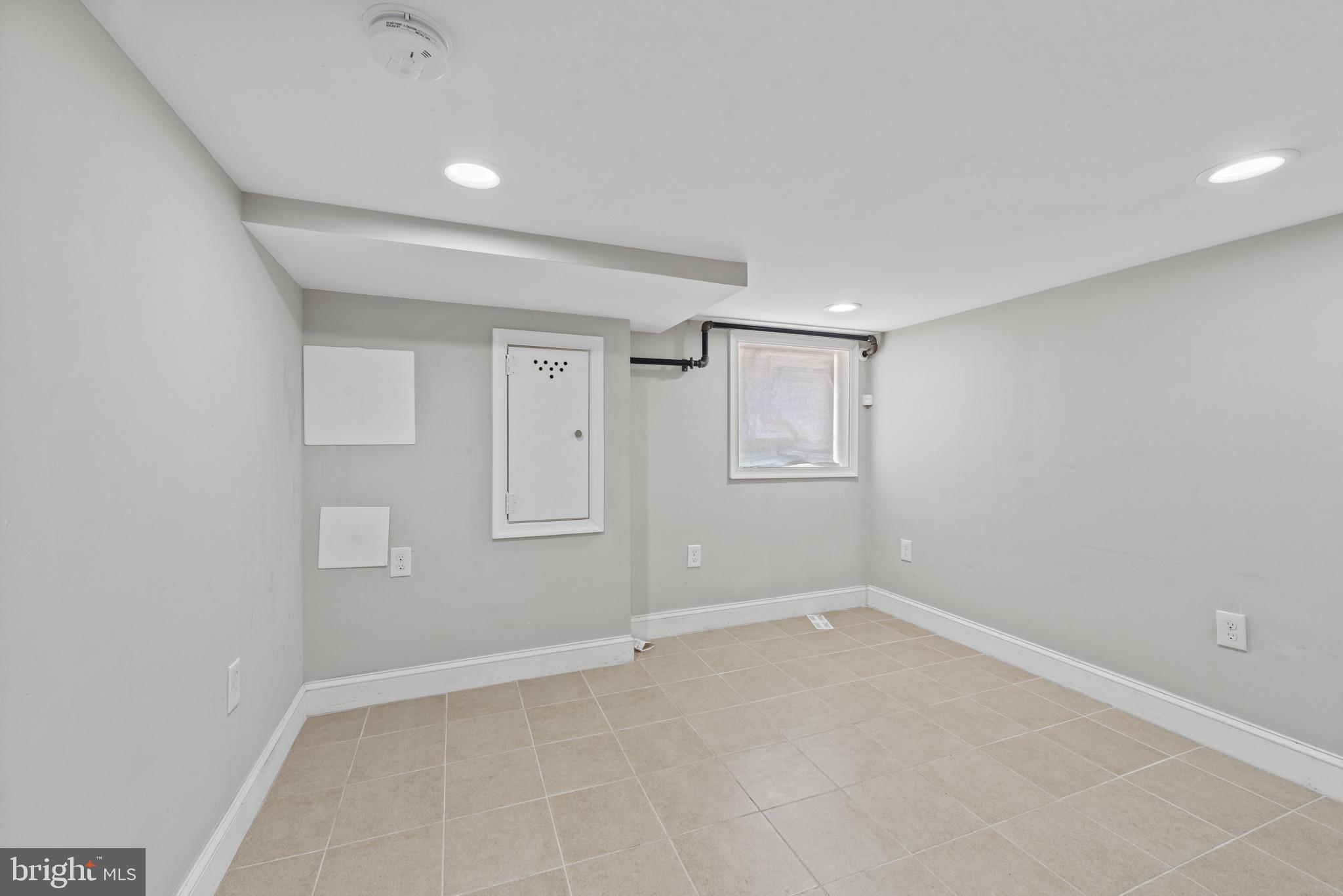 JOHNS HOPKINS - Residential Lease