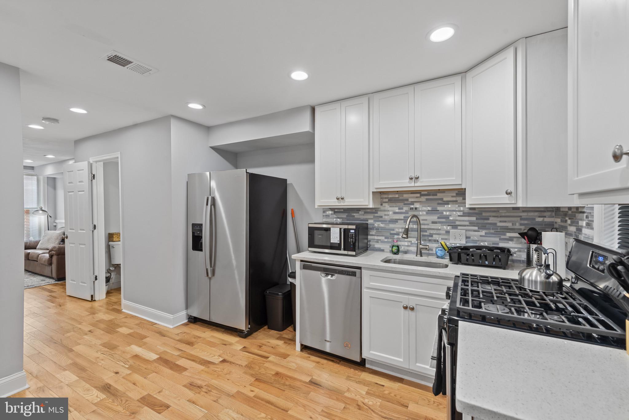 JOHNS HOPKINS - Residential Lease