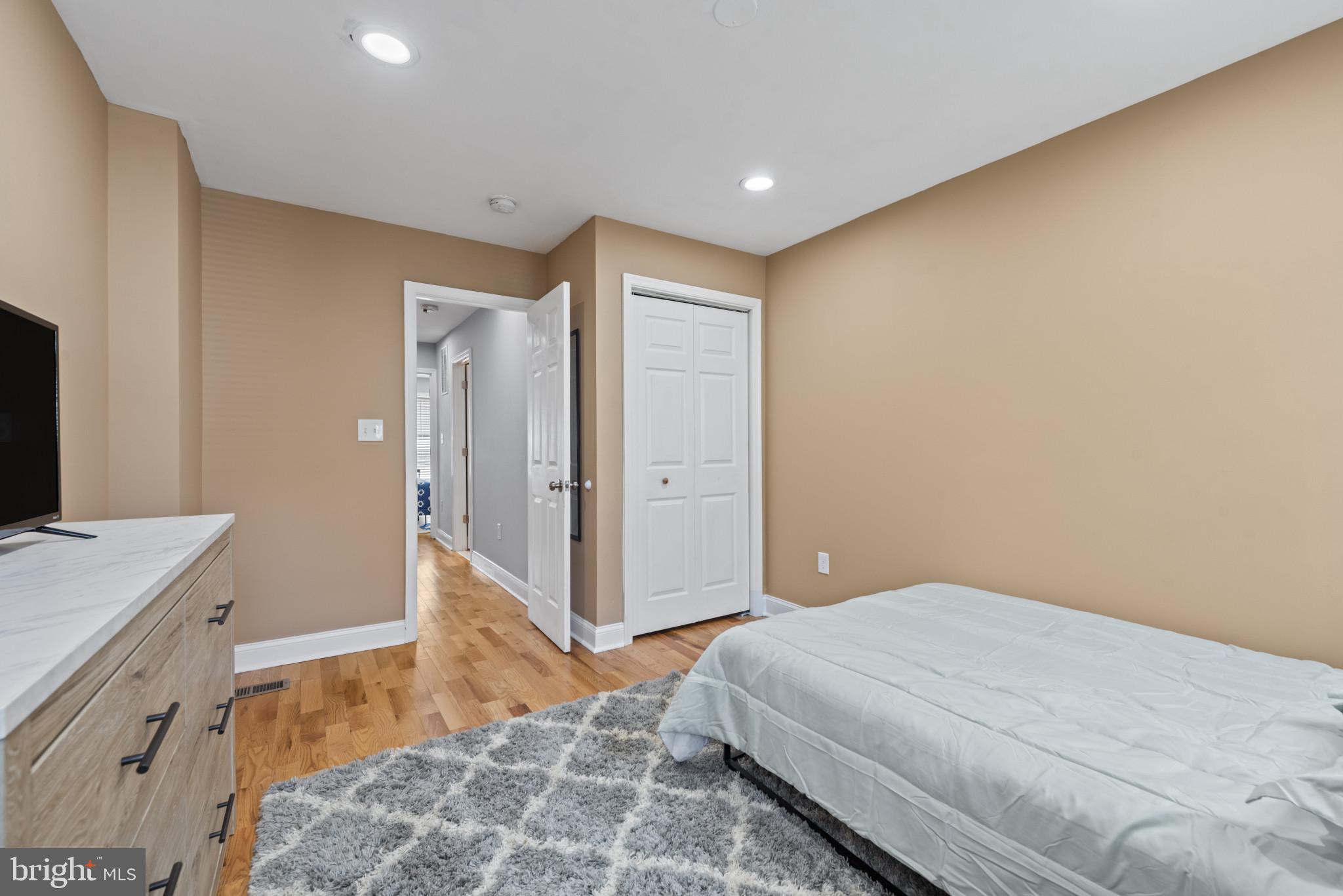 JOHNS HOPKINS - Residential Lease