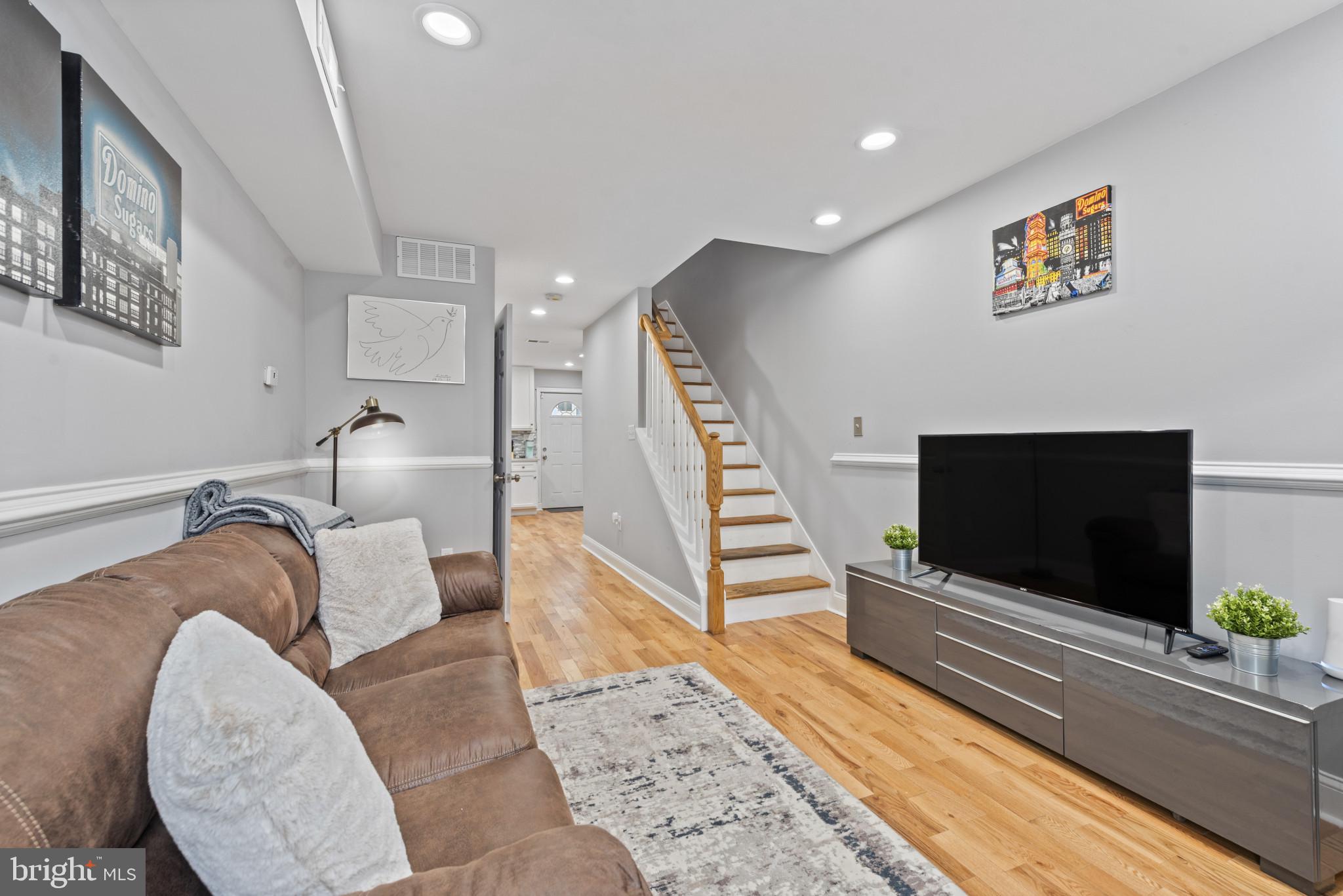 JOHNS HOPKINS - Residential Lease
