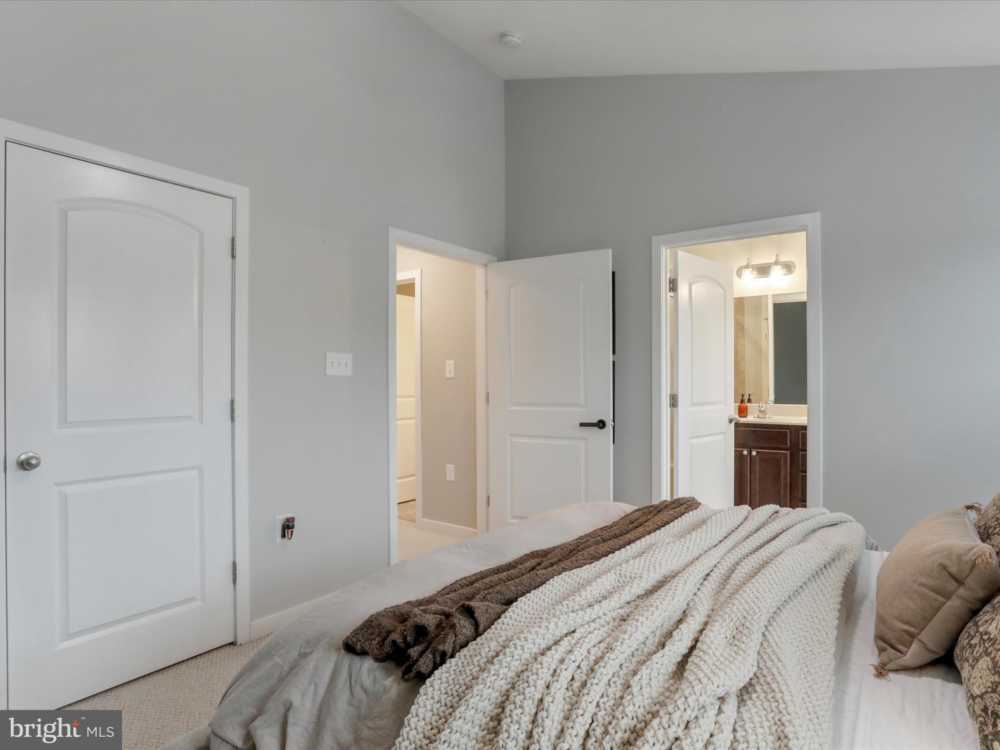 BROOKFIELD - Residential