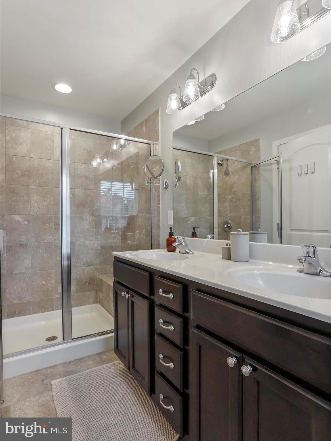 BROOKFIELD - Residential