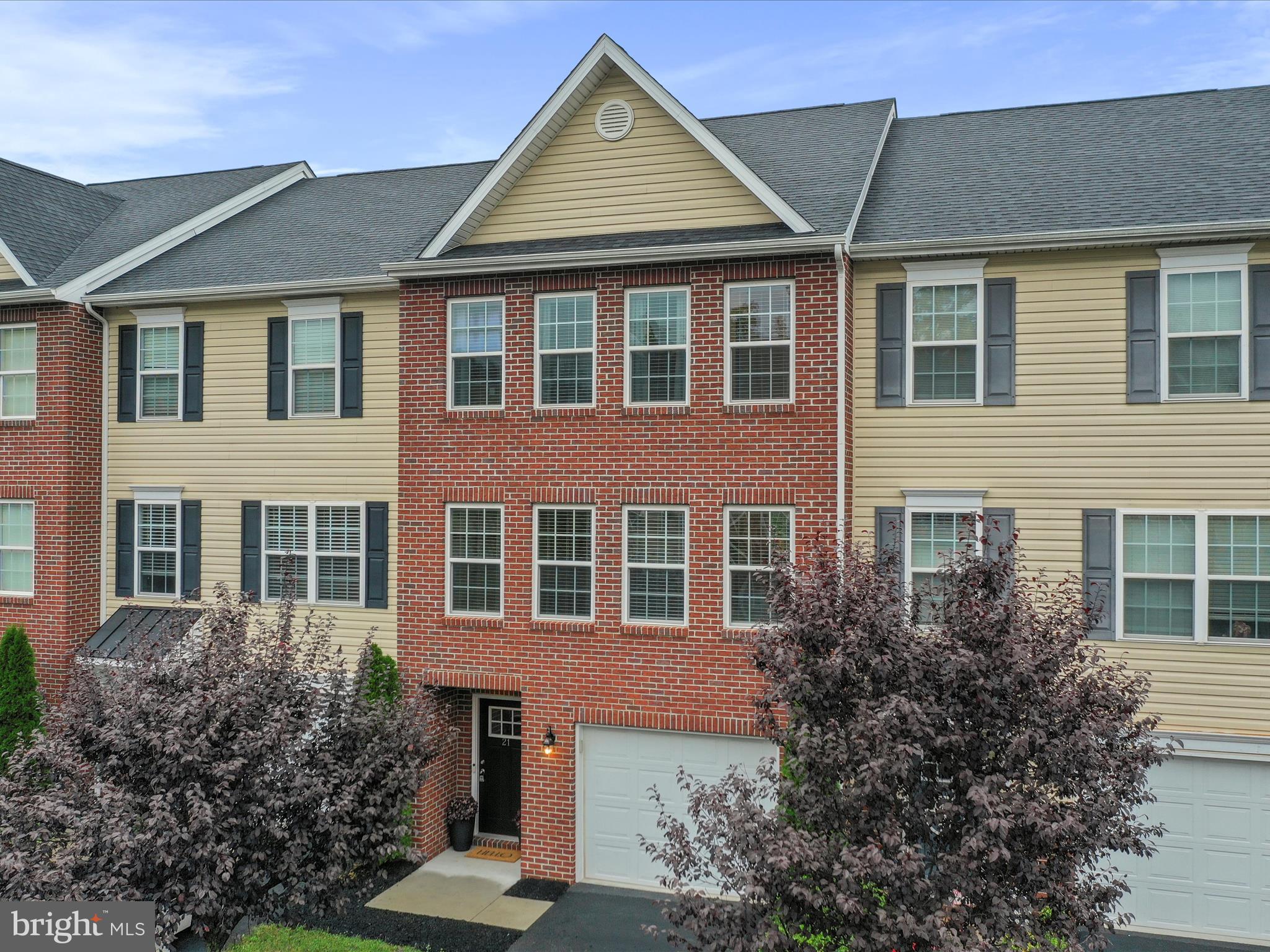 BROOKFIELD - Residential