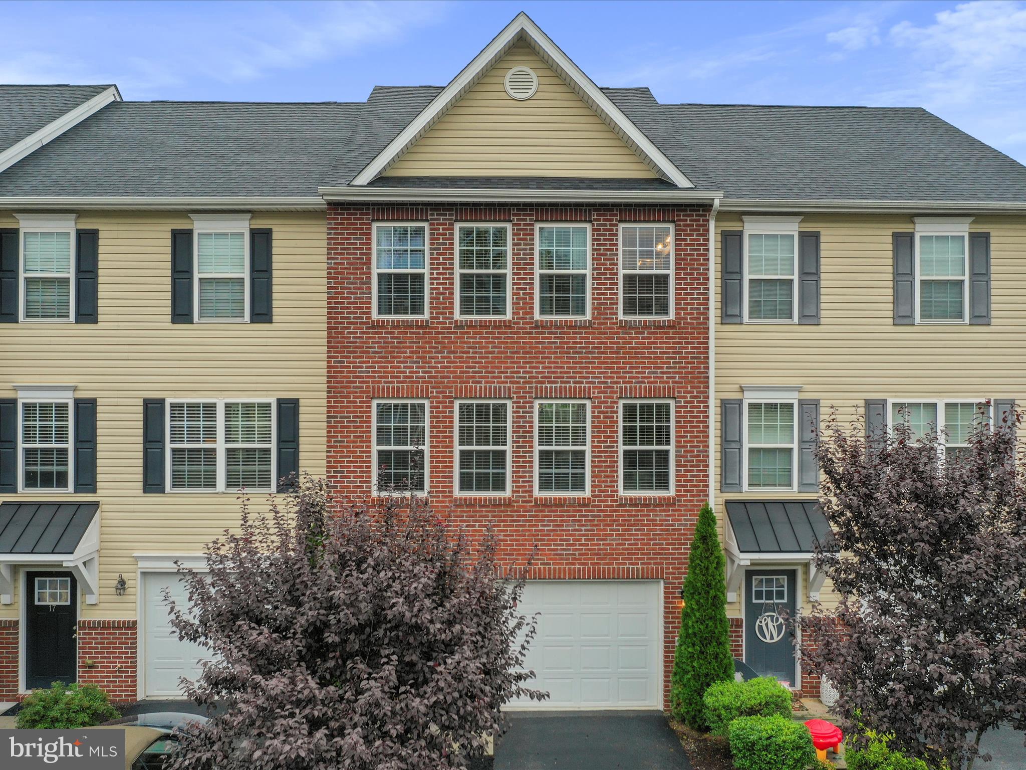 BROOKFIELD - Residential