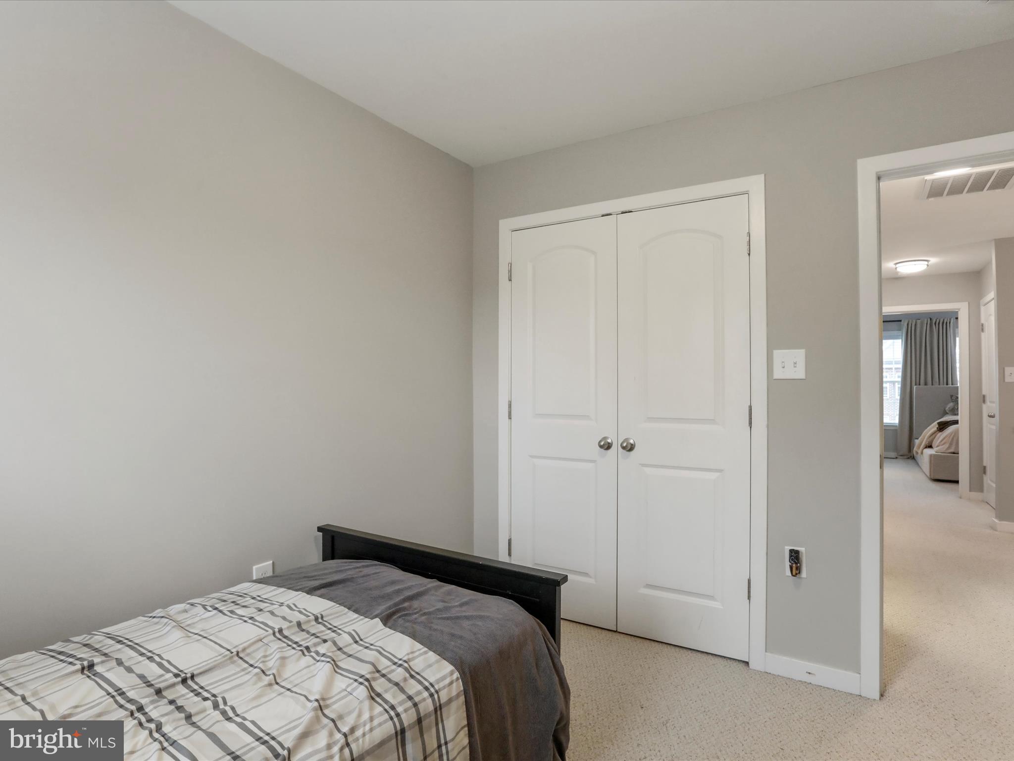 BROOKFIELD - Residential