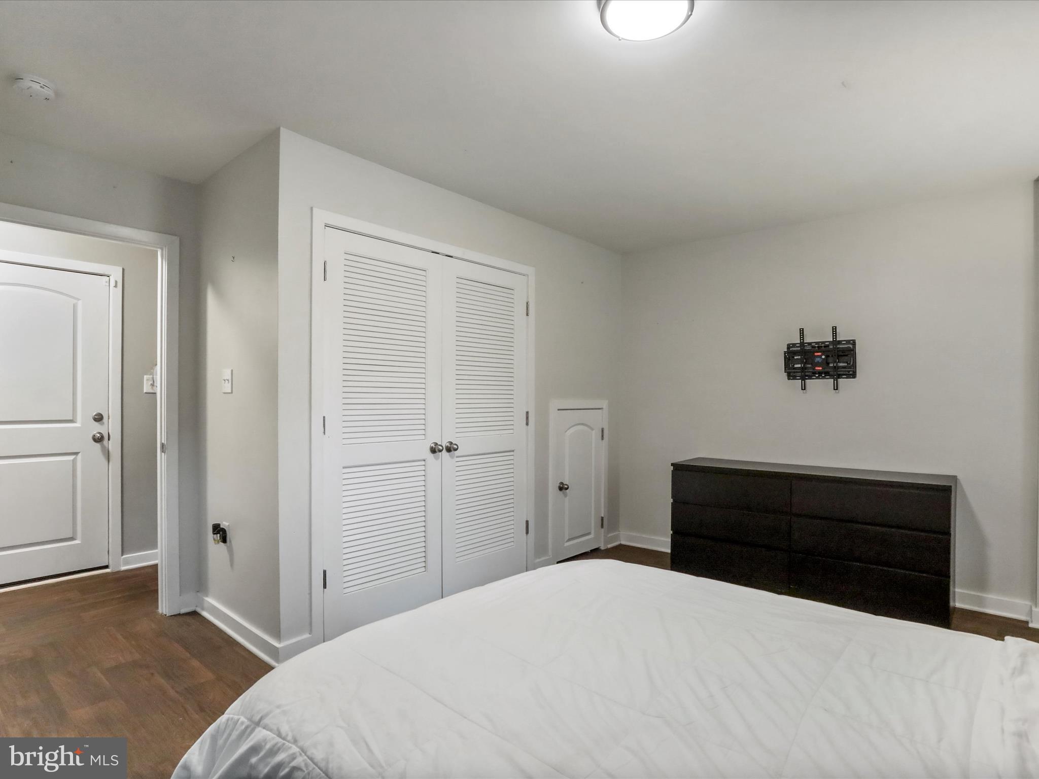 BROOKFIELD - Residential