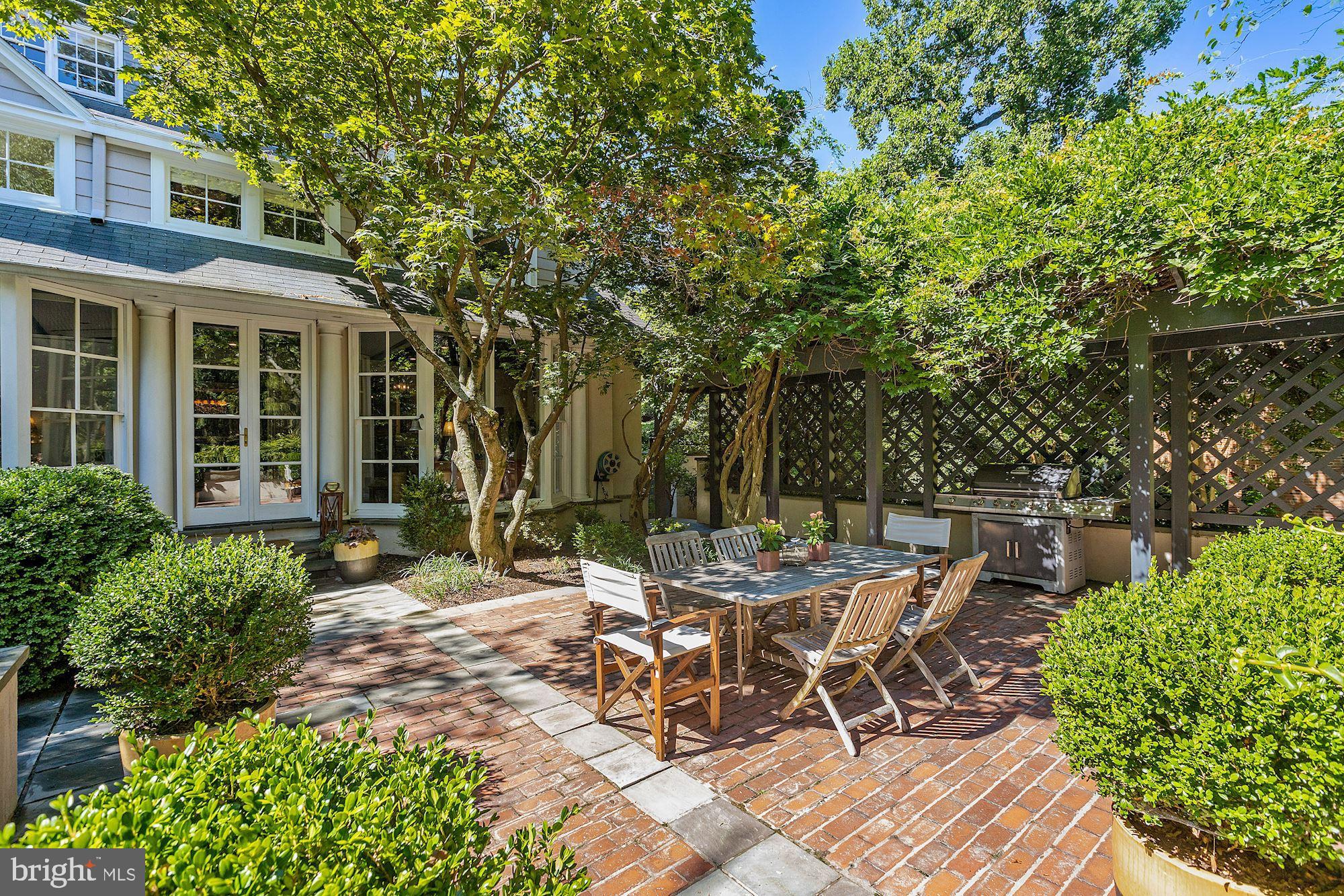 WESLEY HEIGHTS - Residential
