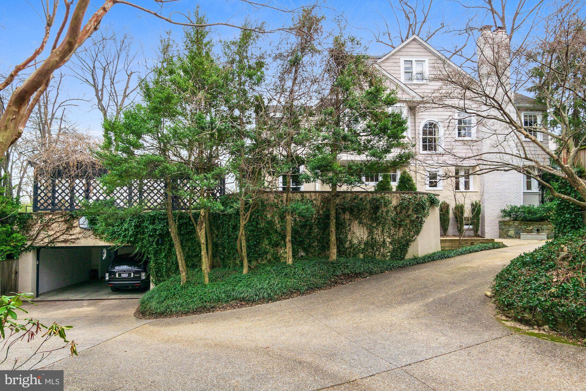 WESLEY HEIGHTS - Residential