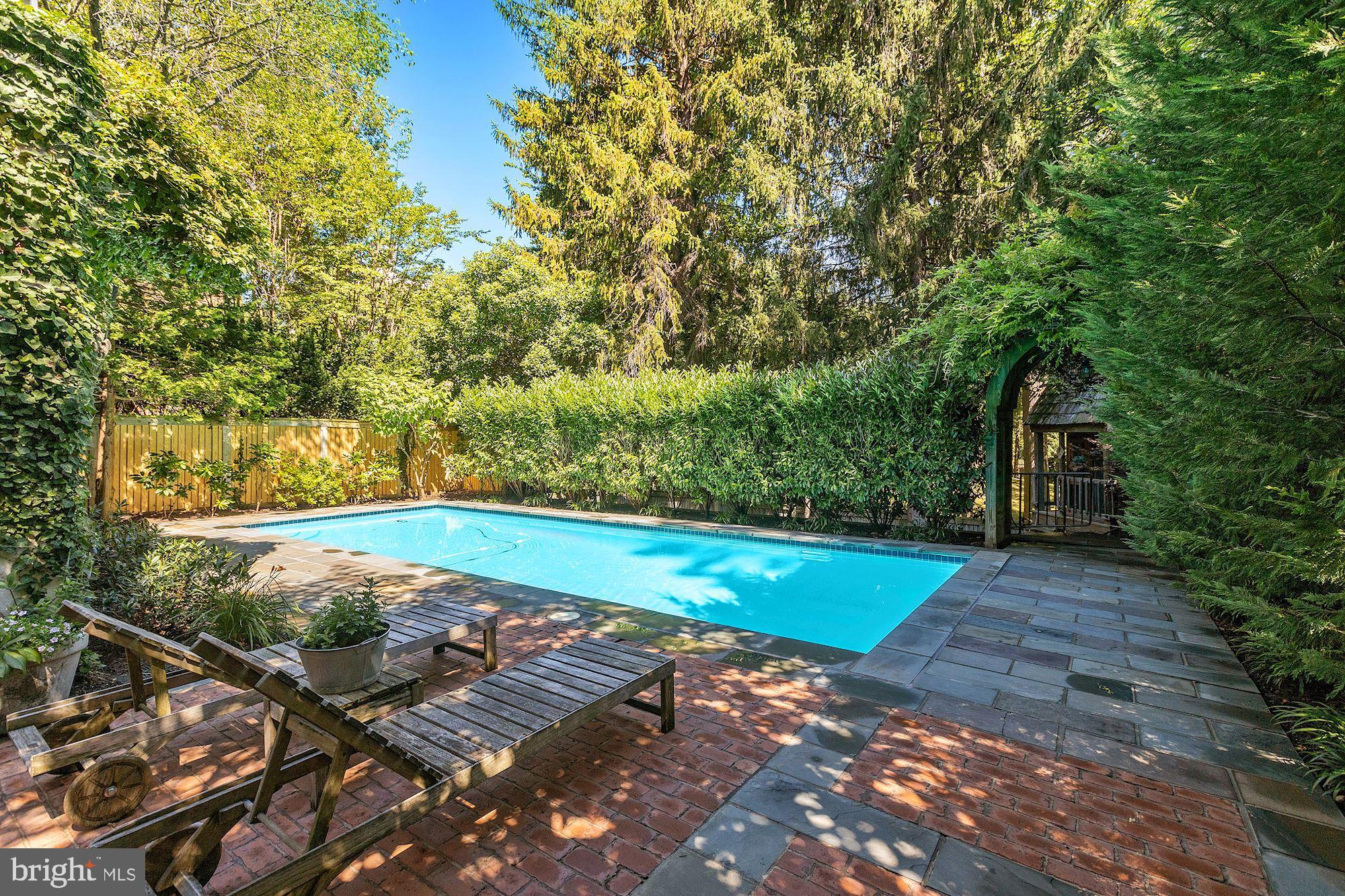WESLEY HEIGHTS - Residential