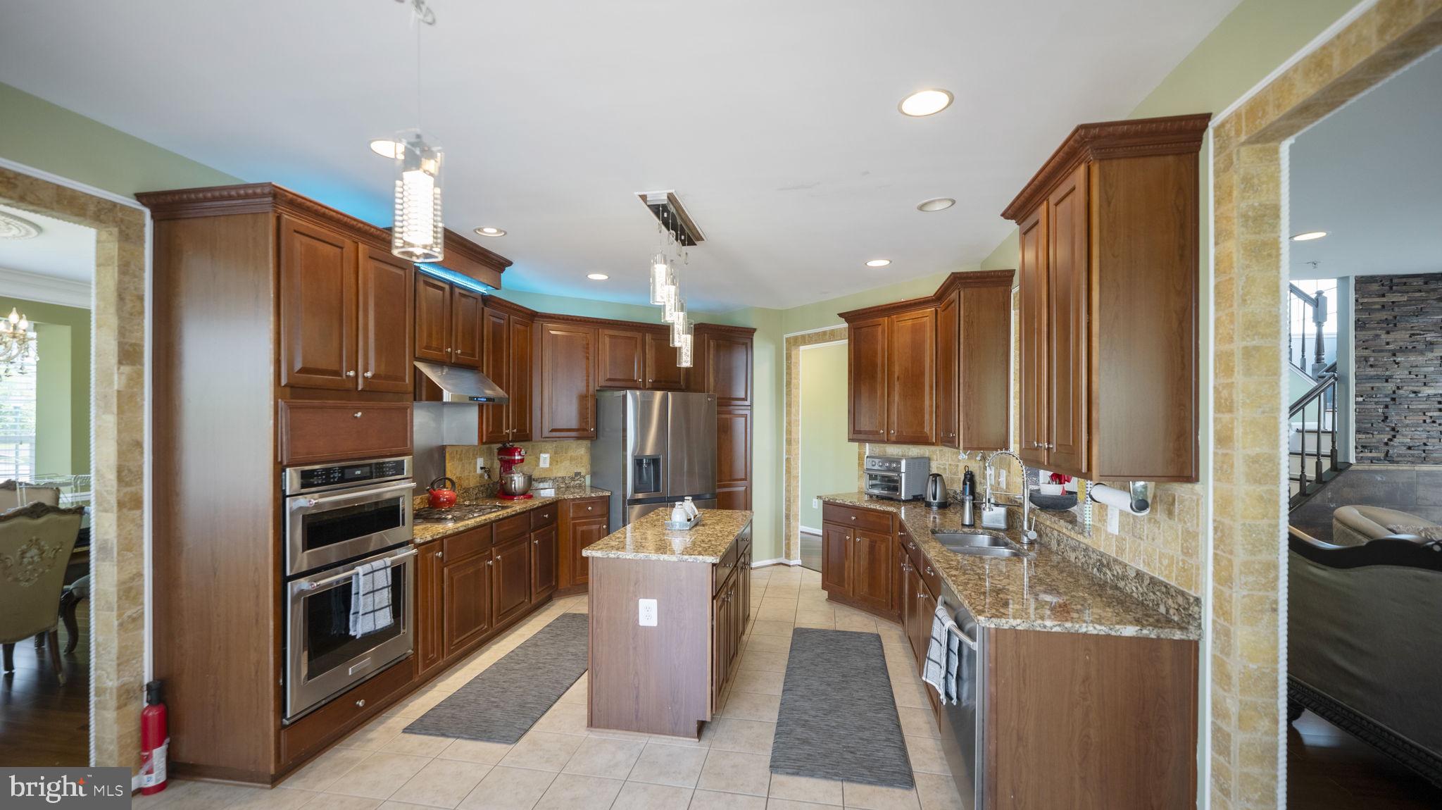 ARORA HILLS - Residential