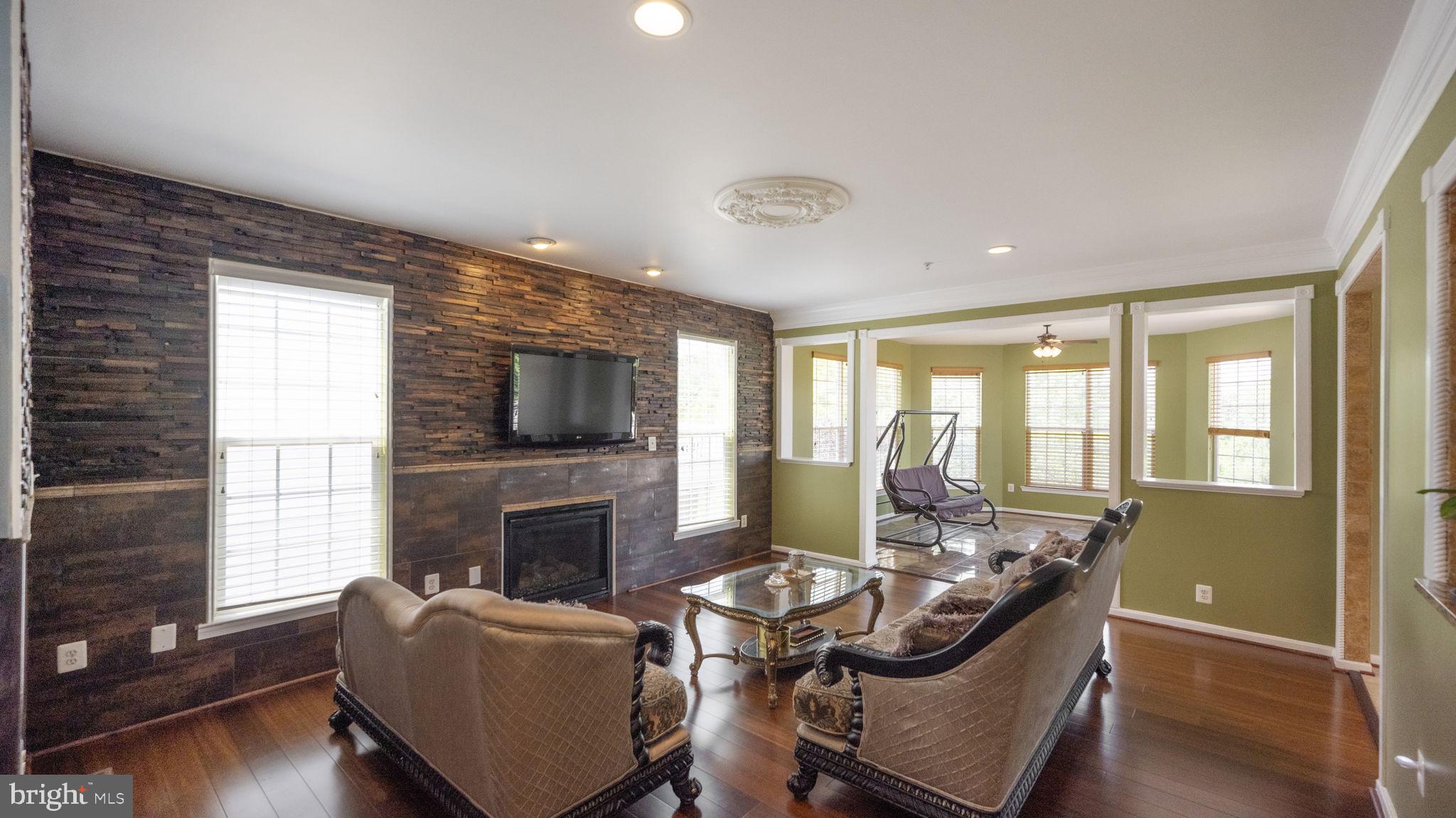 ARORA HILLS - Residential