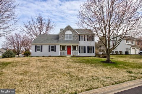 Photo of 239 KINGSBRIDGE DR, LITITZ, PA 17543 (MLS # PALA2029638)
