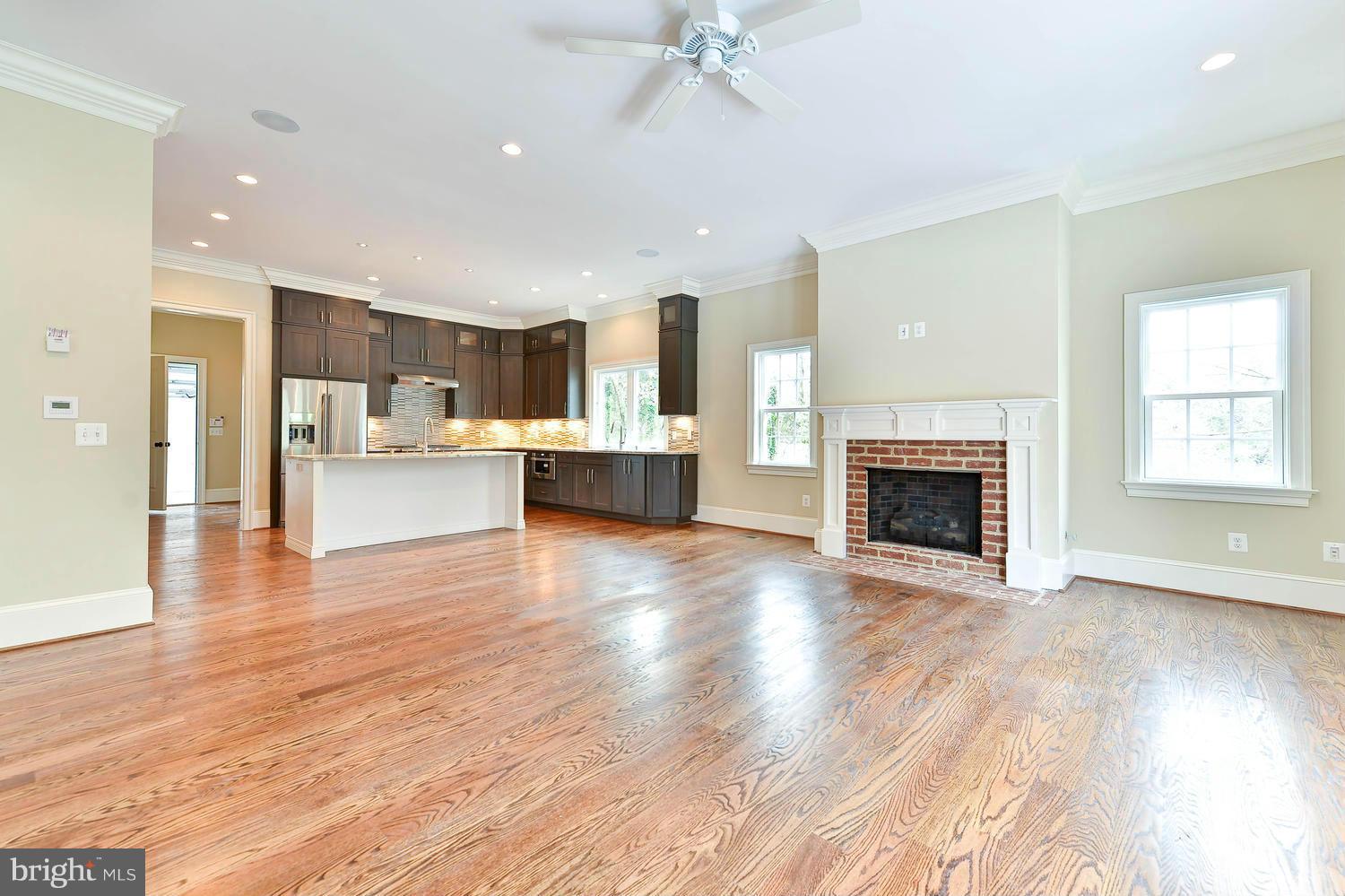 HOLLINDALE - Residential