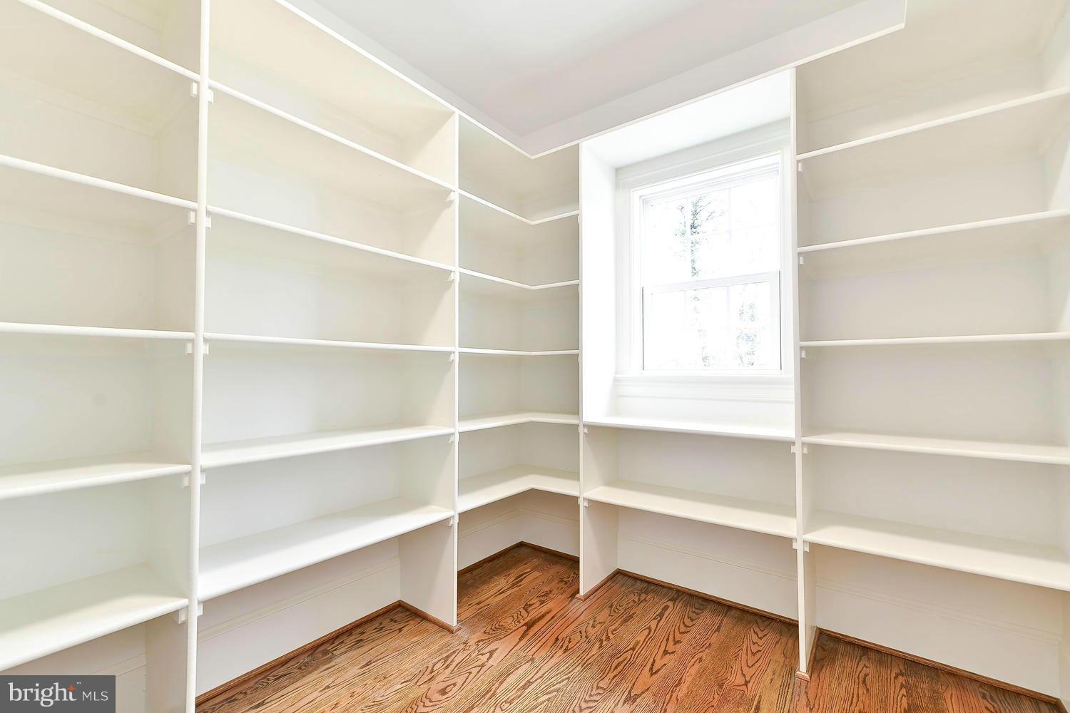 HOLLINDALE - Residential