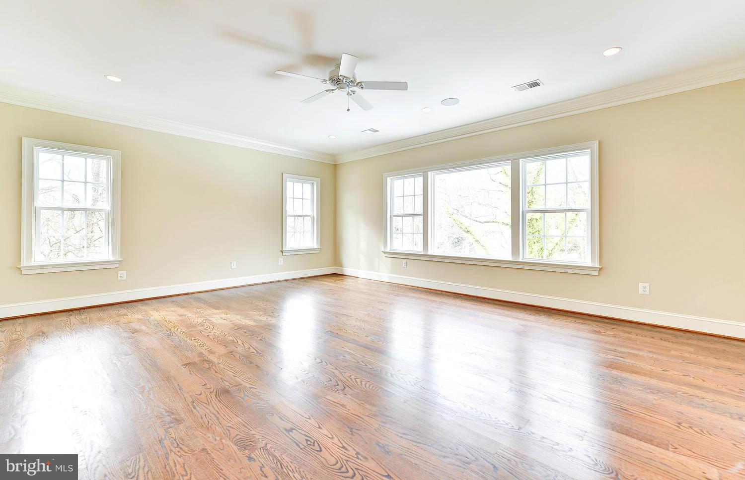 HOLLINDALE - Residential