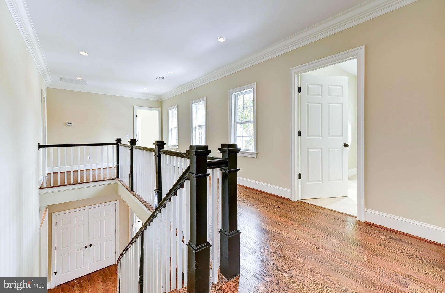 HOLLINDALE - Residential