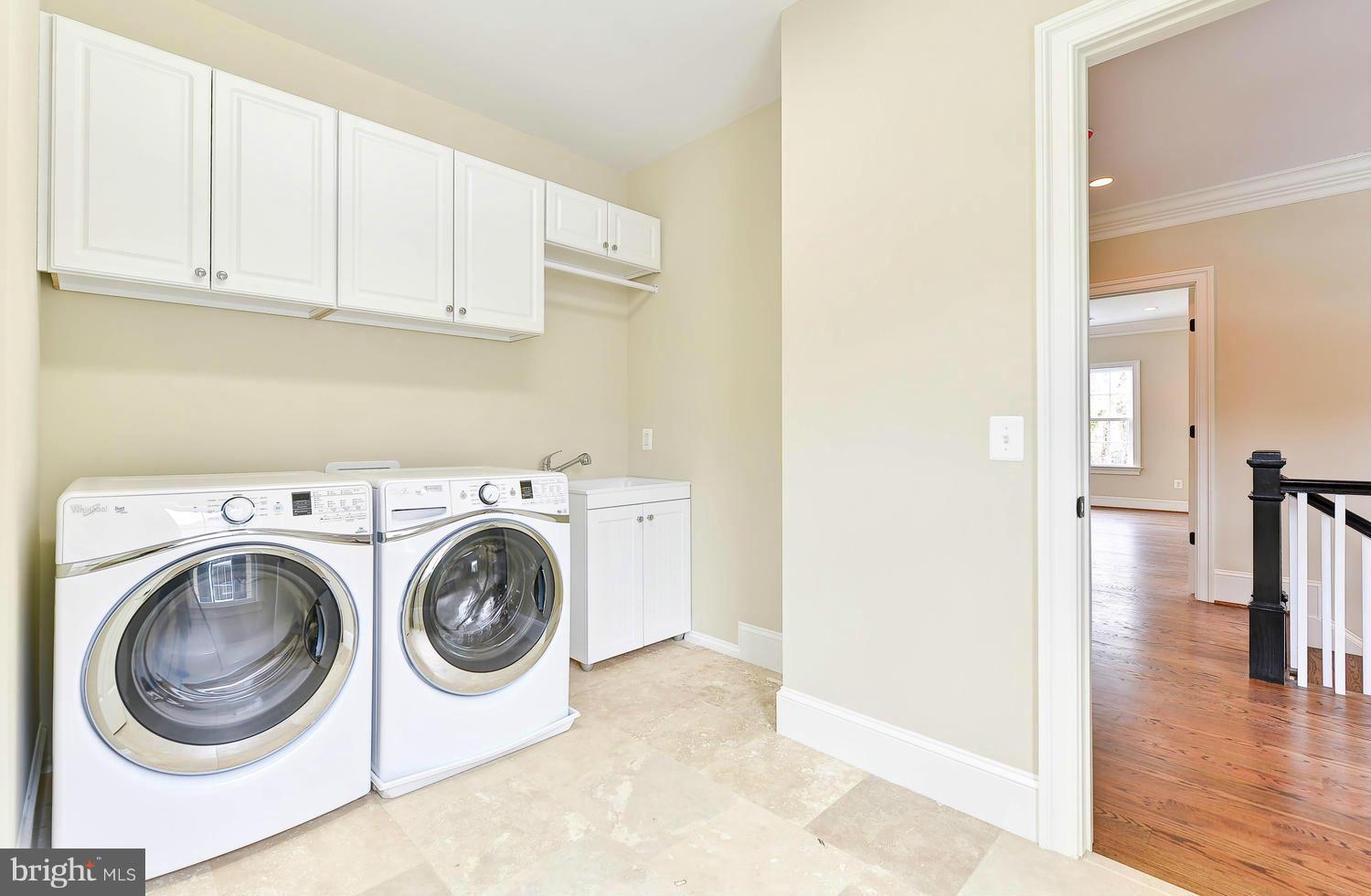 HOLLINDALE - Residential