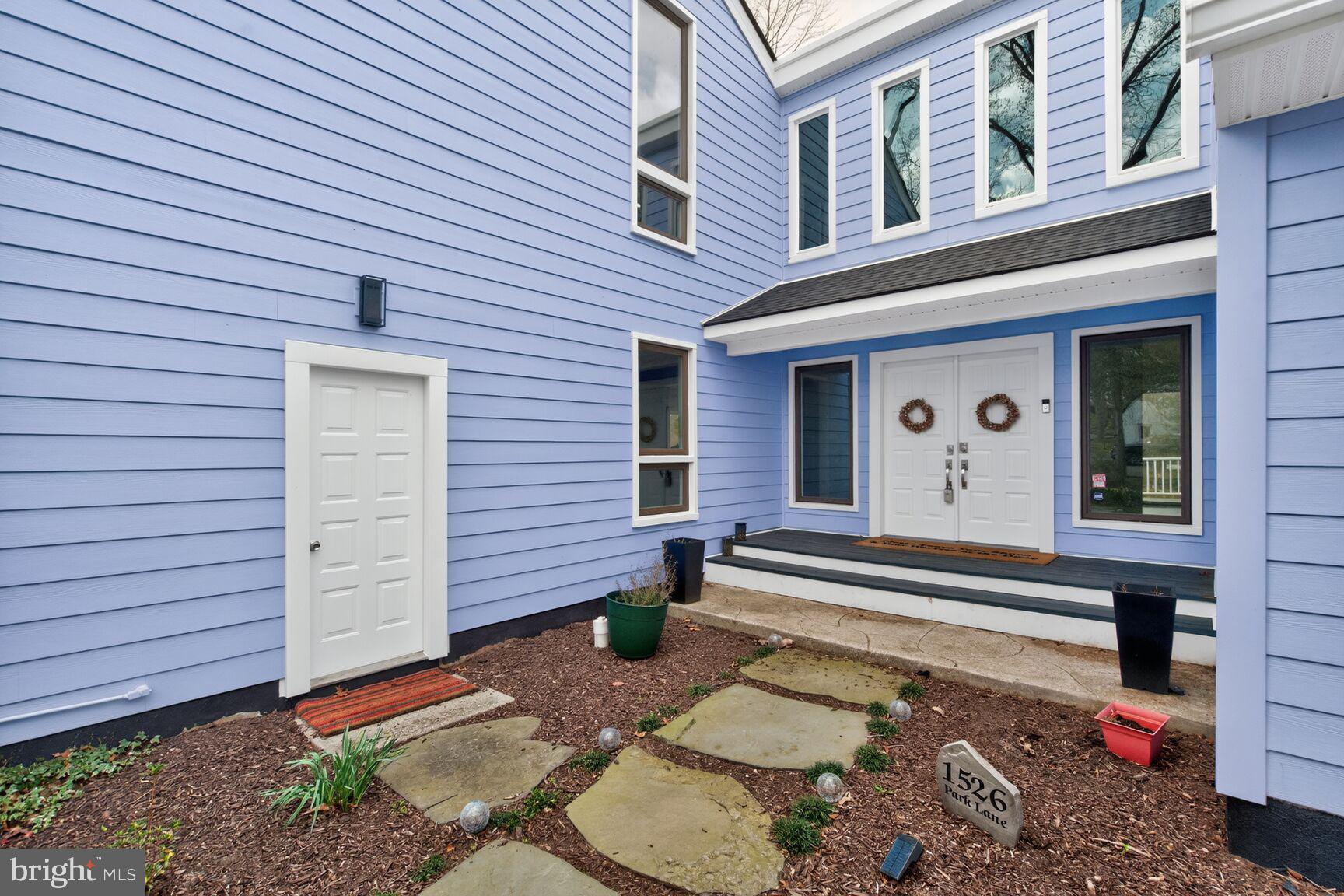 LAKE SHORE - Residential