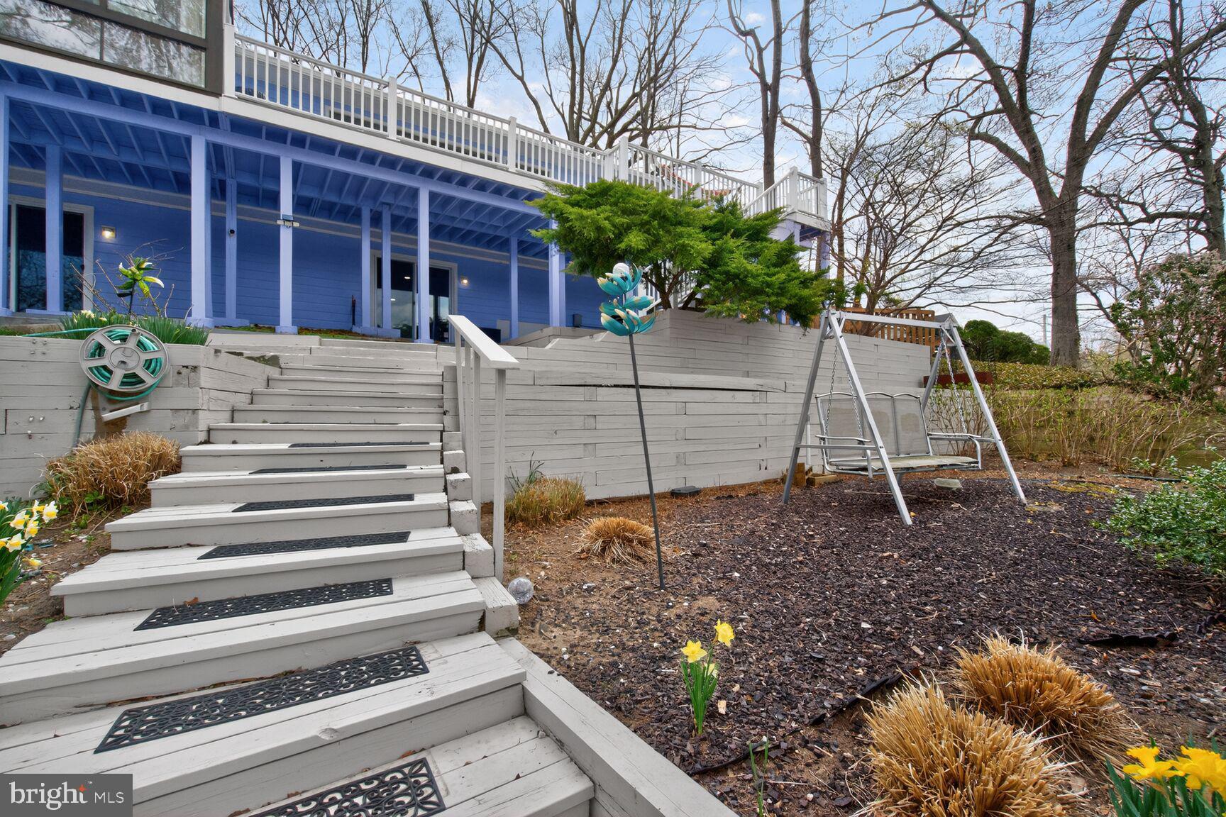 LAKE SHORE - Residential