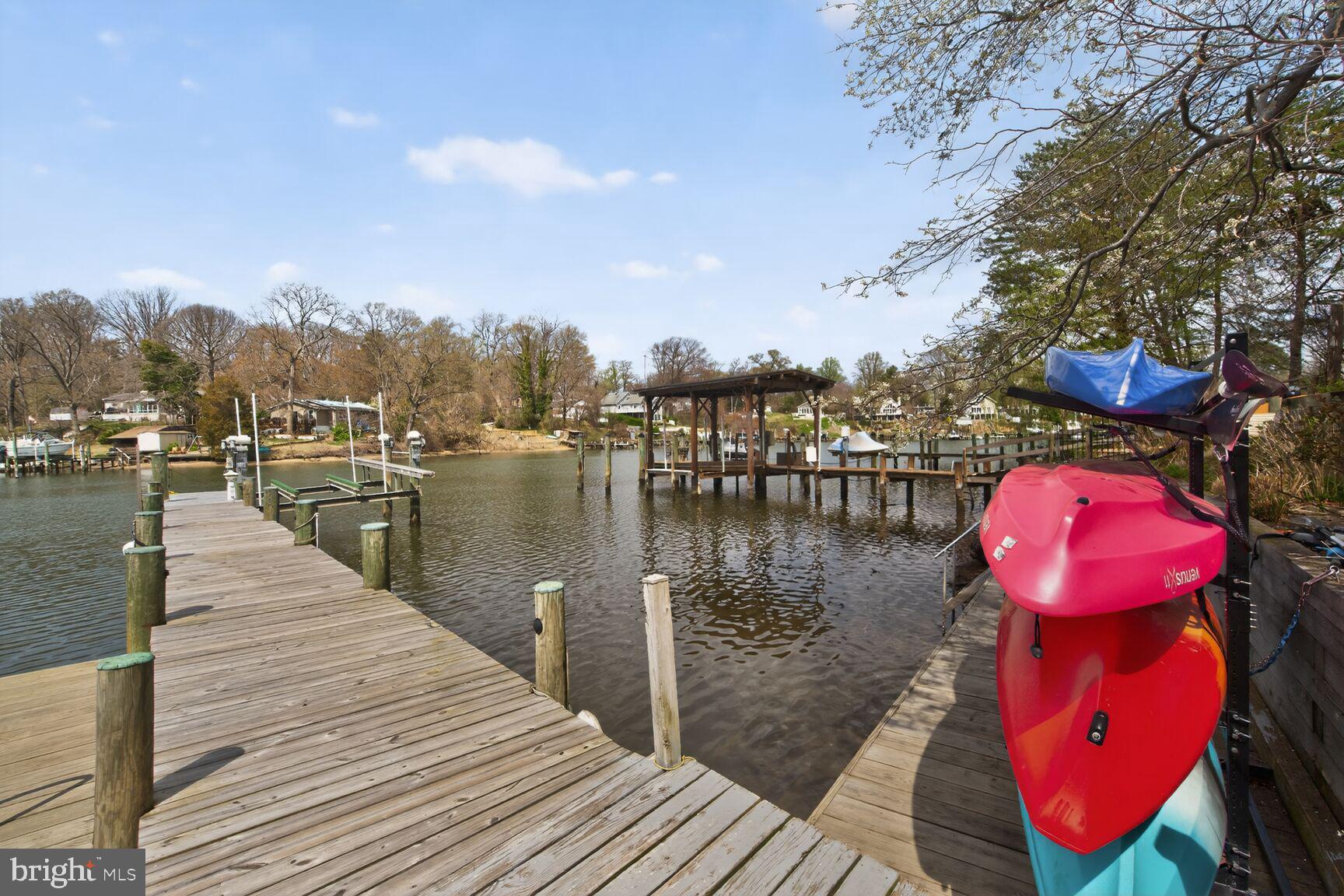 LAKE SHORE - Residential