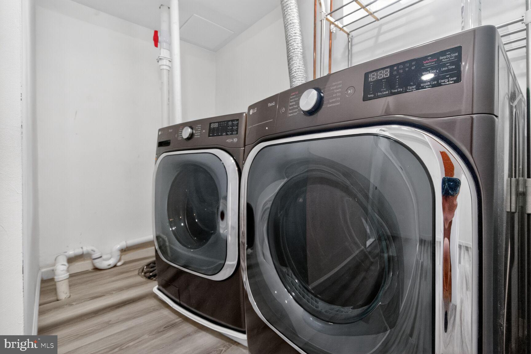 LAKE SHORE - Residential