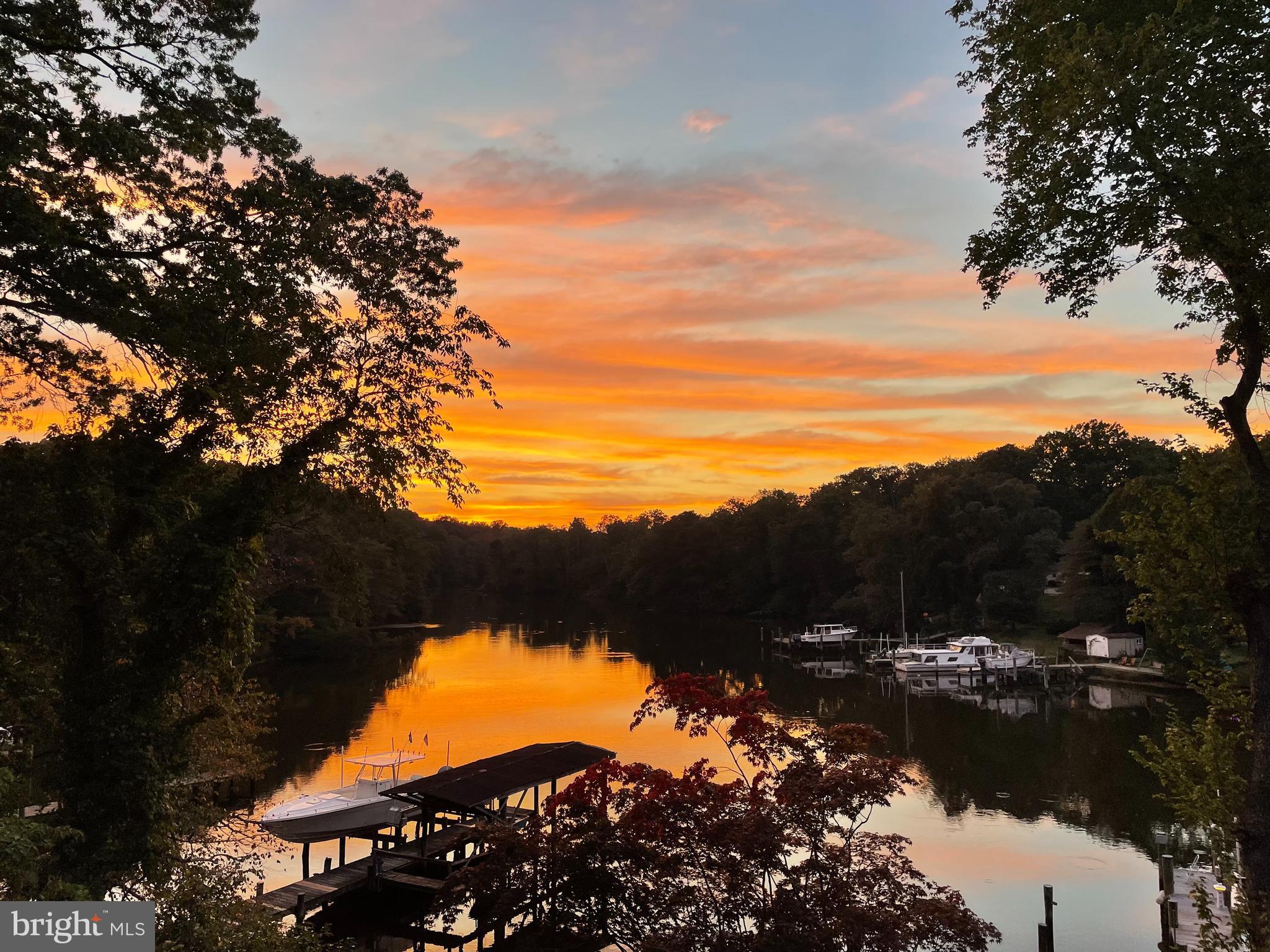 LAKE SHORE - Residential