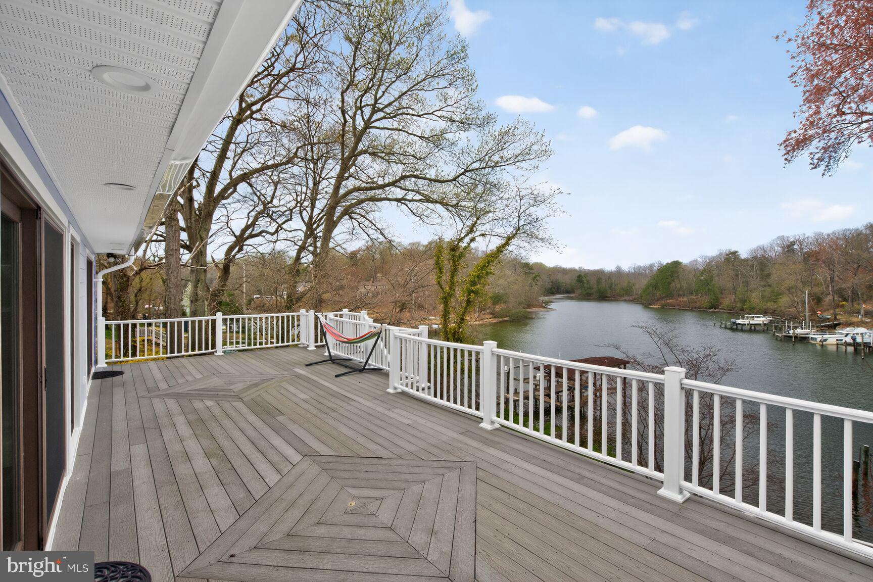 LAKE SHORE - Residential