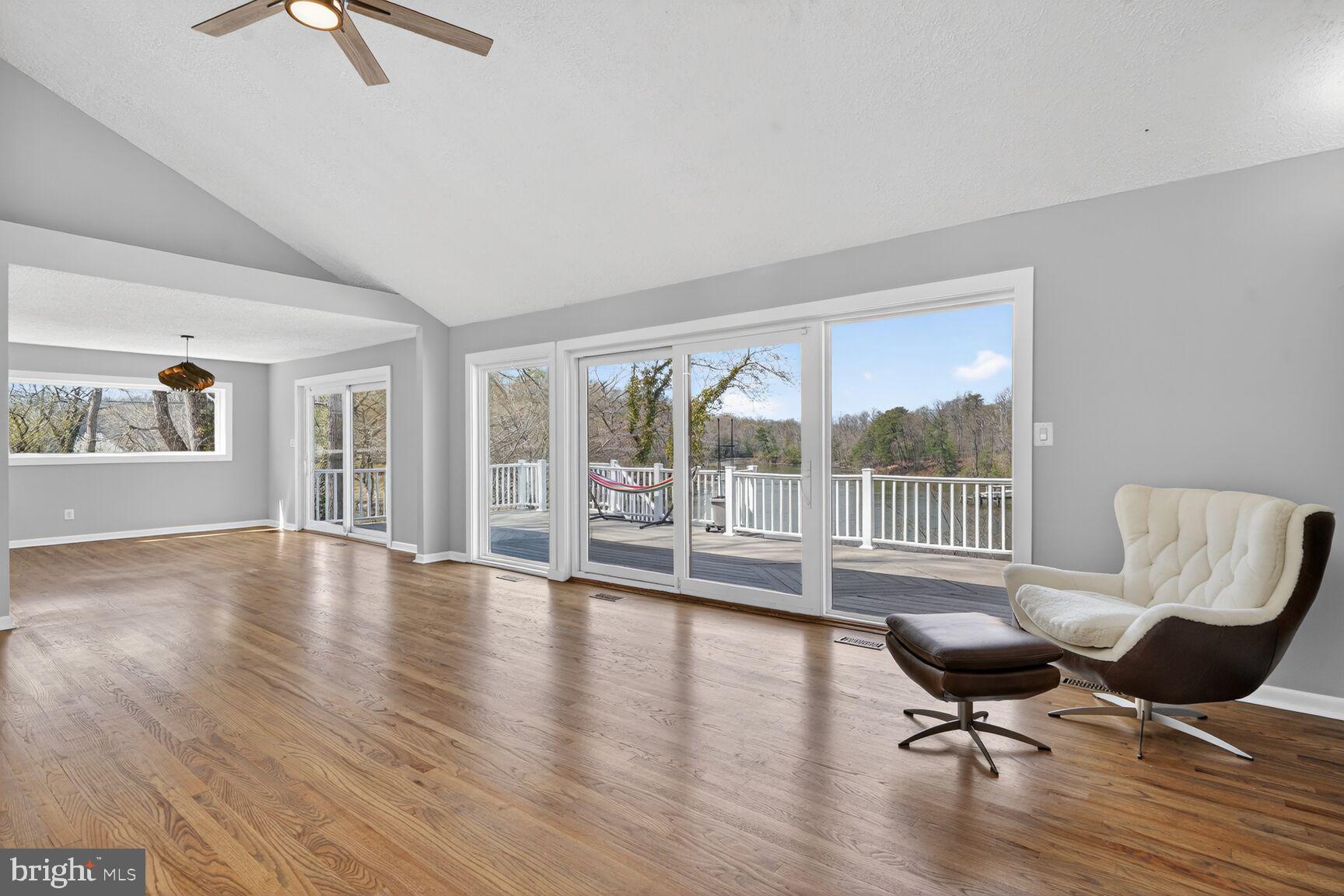 LAKE SHORE - Residential