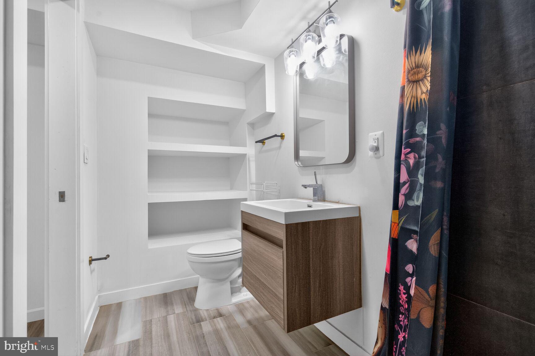 LAKE SHORE - Residential