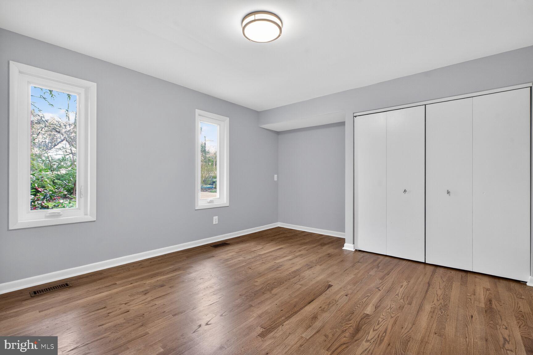 LAKE SHORE - Residential