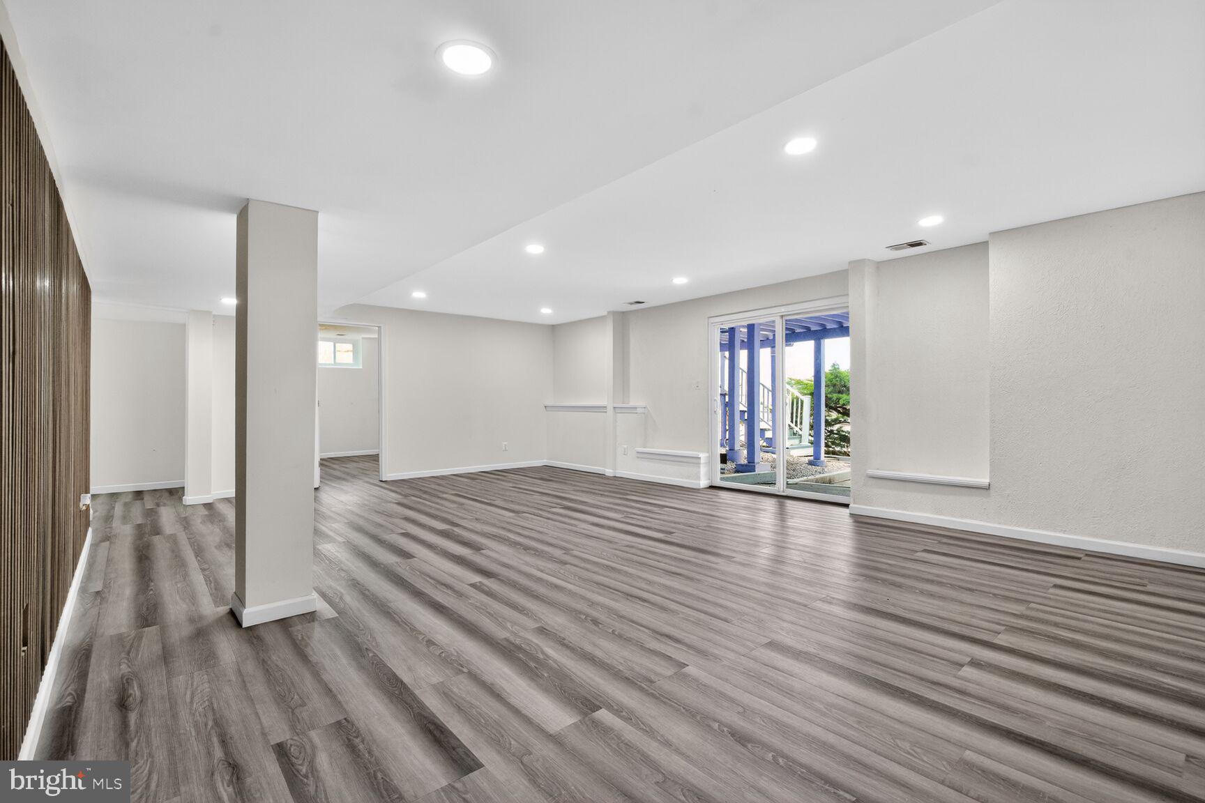 LAKE SHORE - Residential