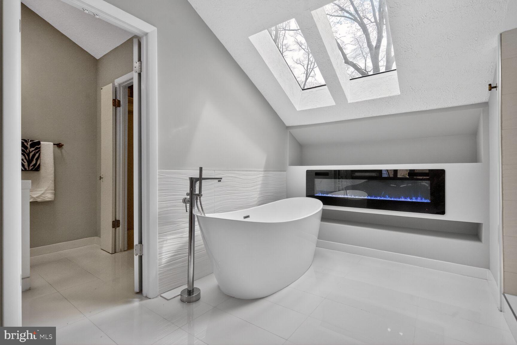 LAKE SHORE - Residential