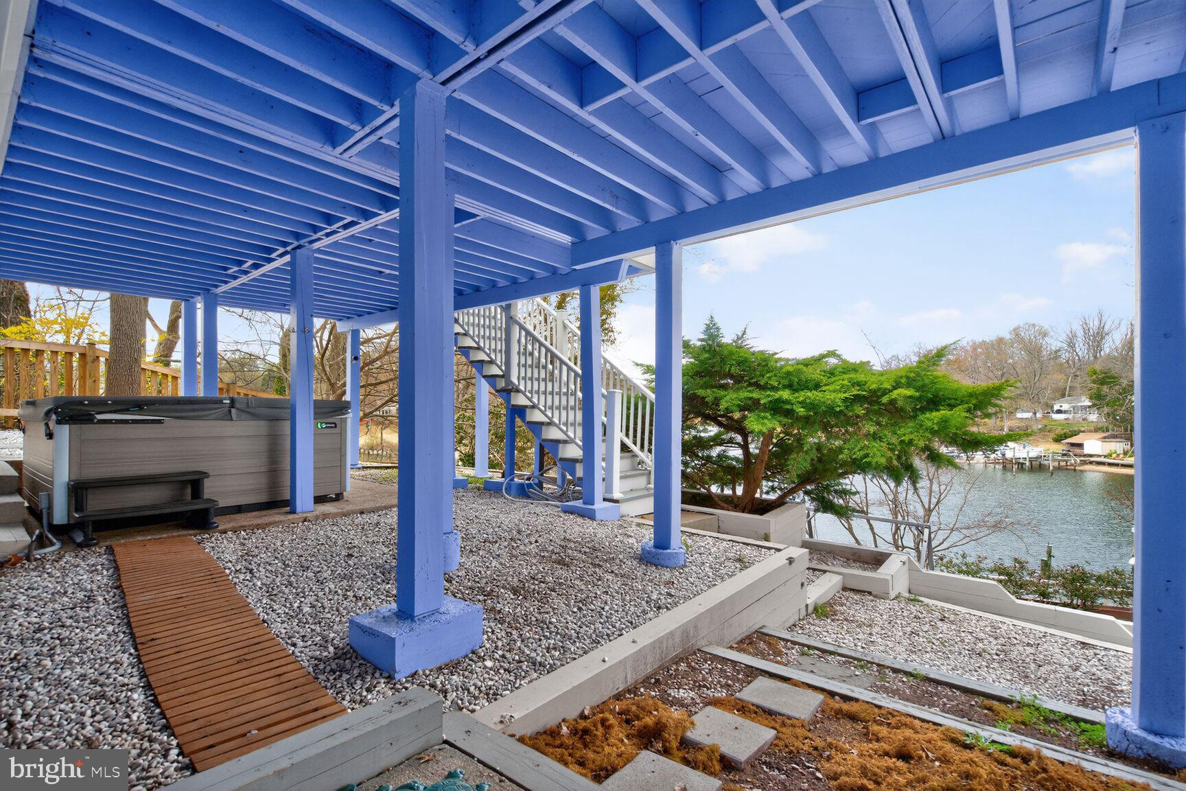 LAKE SHORE - Residential