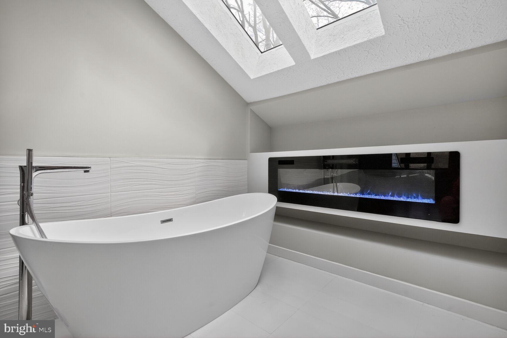 LAKE SHORE - Residential