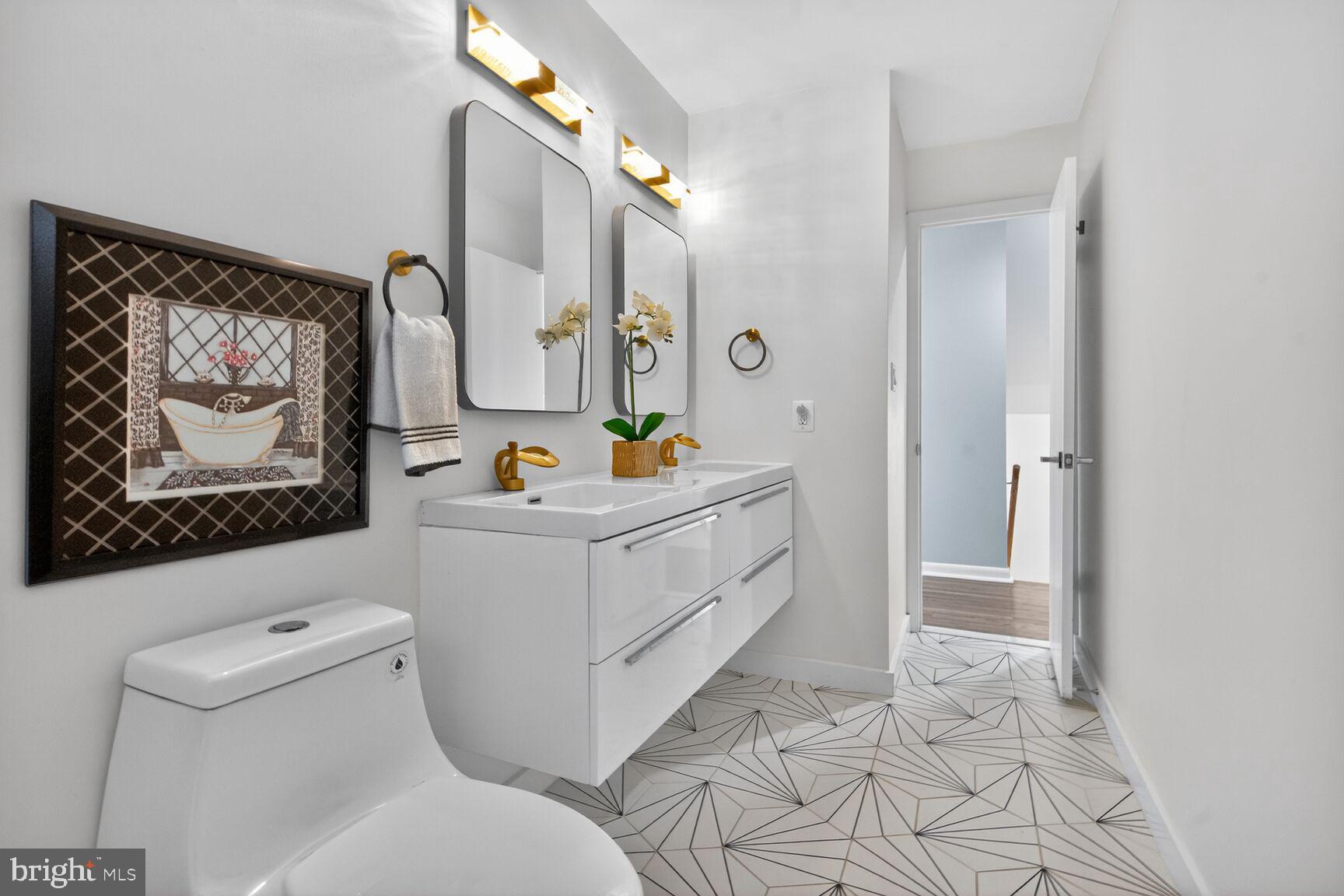 LAKE SHORE - Residential