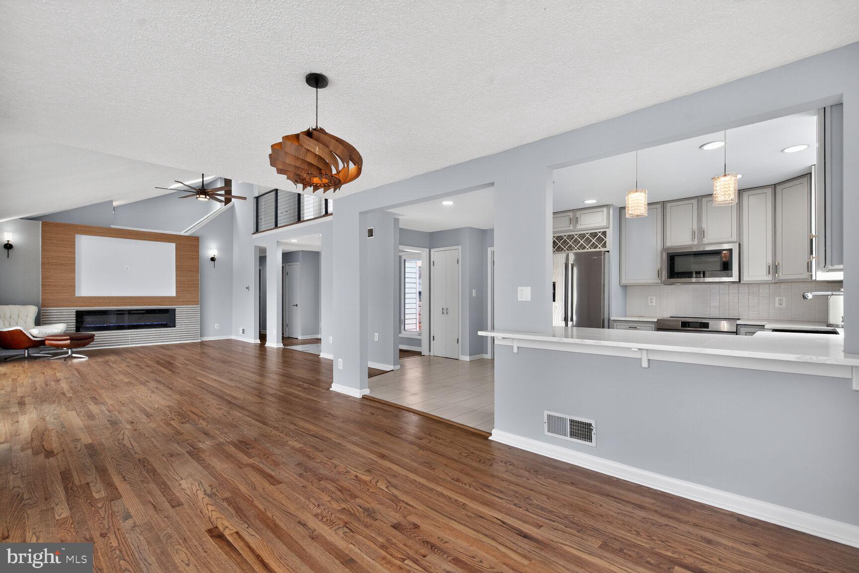 LAKE SHORE - Residential