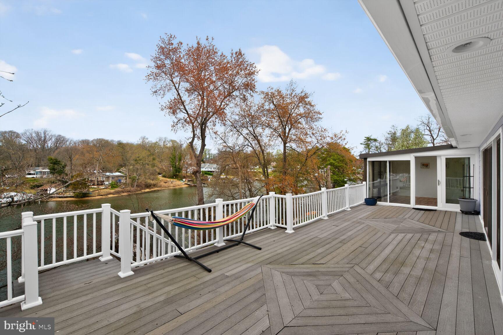 LAKE SHORE - Residential