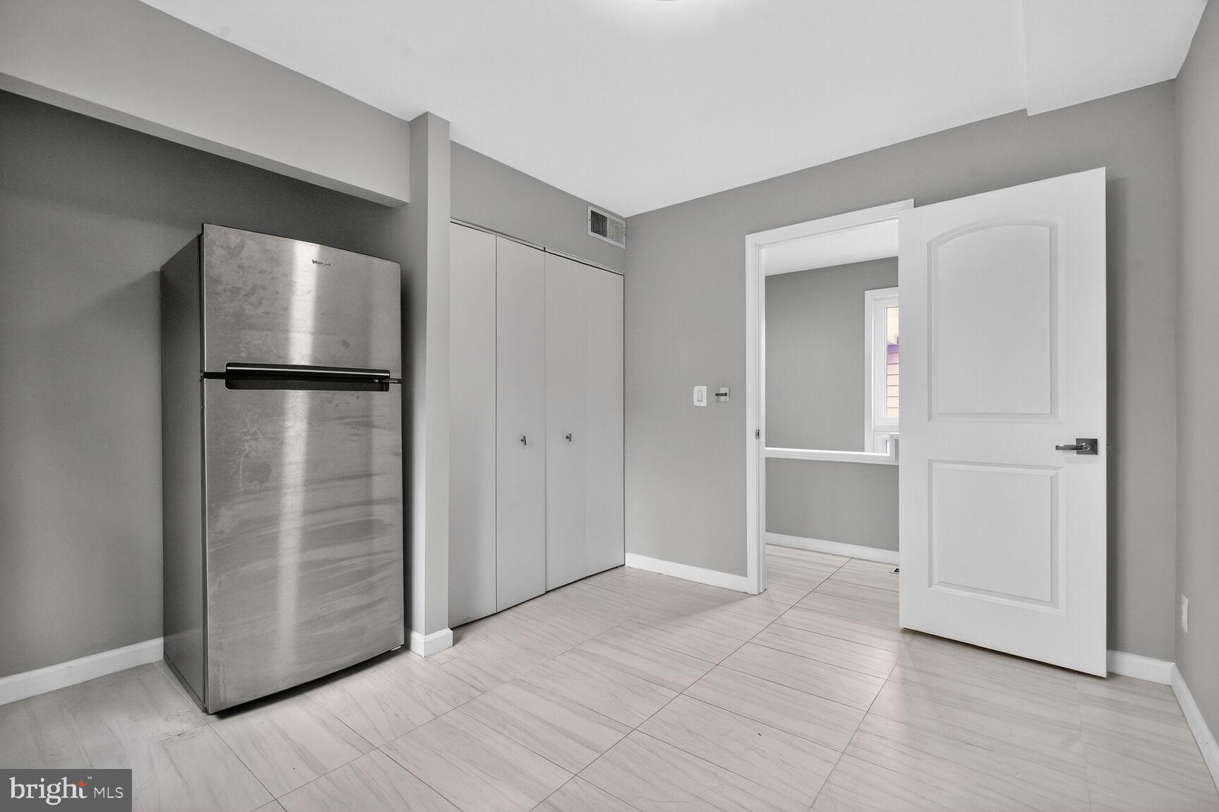 LAKE SHORE - Residential