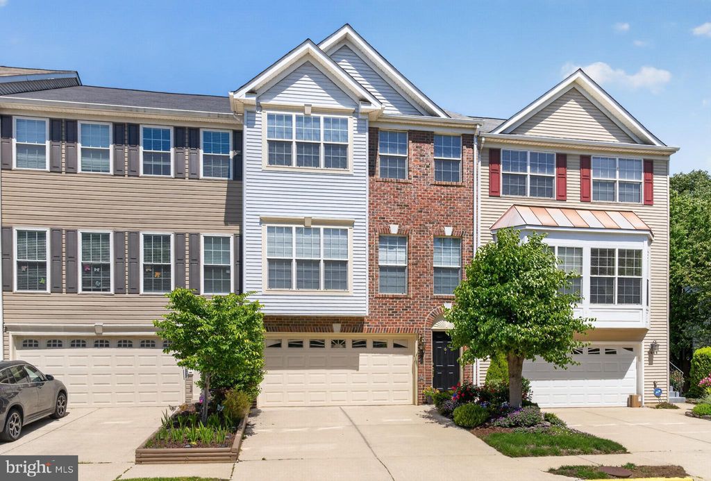 Photo of 6646 Patent Parish Lane, ALEXANDRIA, VA 22315 (MLS # VAFX2310458)