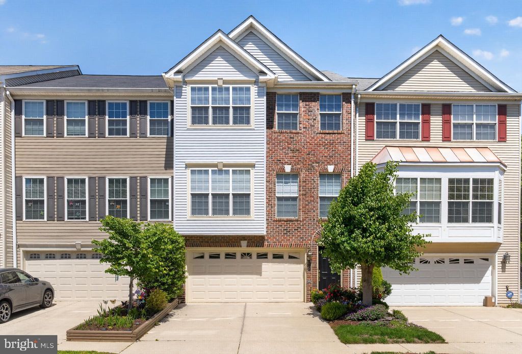 Photo of 6646 Patent Parish Lane, ALEXANDRIA, VA 22315 (MLS # VAFX2310458)