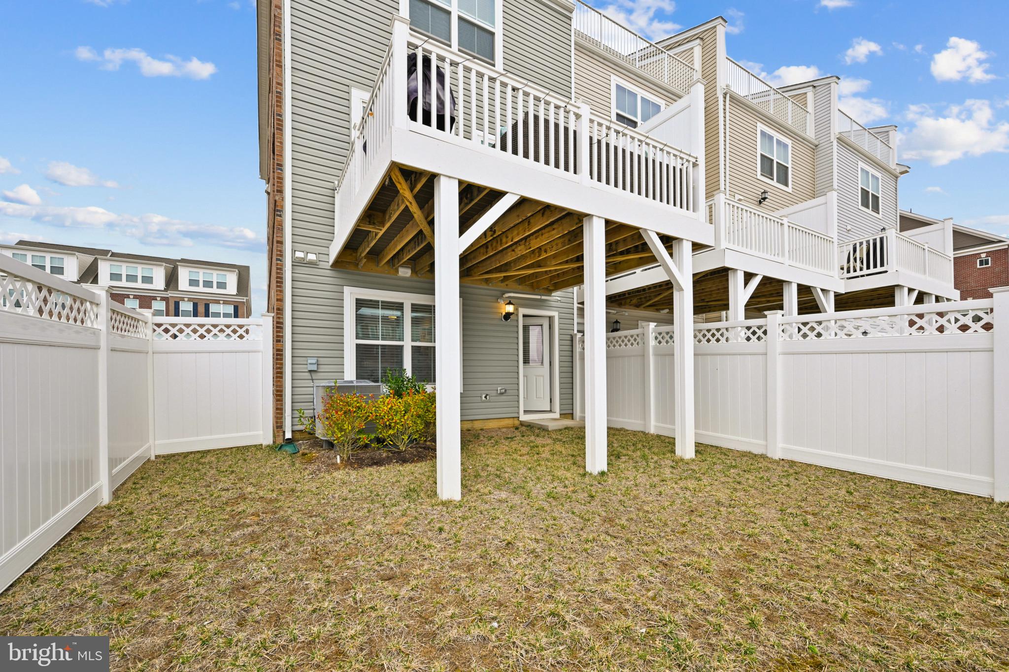 ST CHARLES TOWNS - Residential Lease