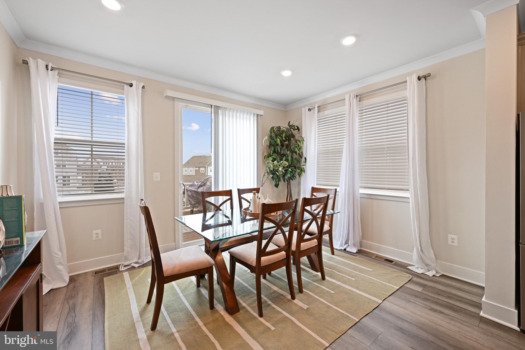 ST CHARLES TOWNS - Residential Lease