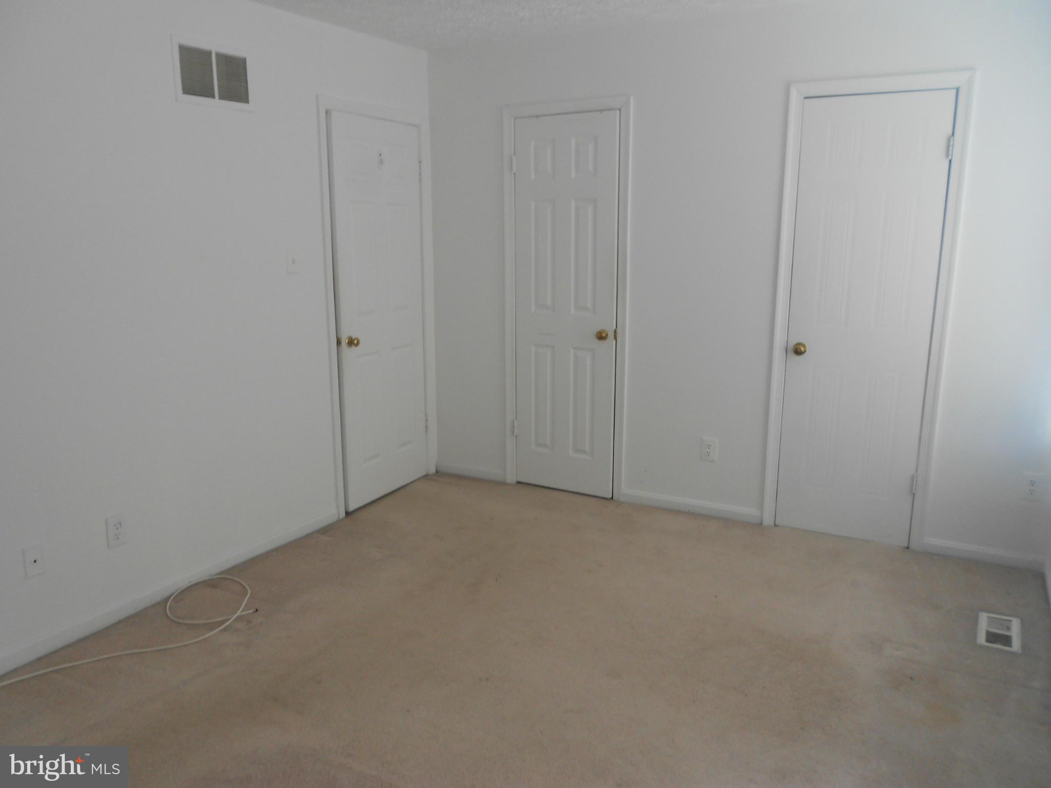 RICHARDSON MEWS - Residential Lease