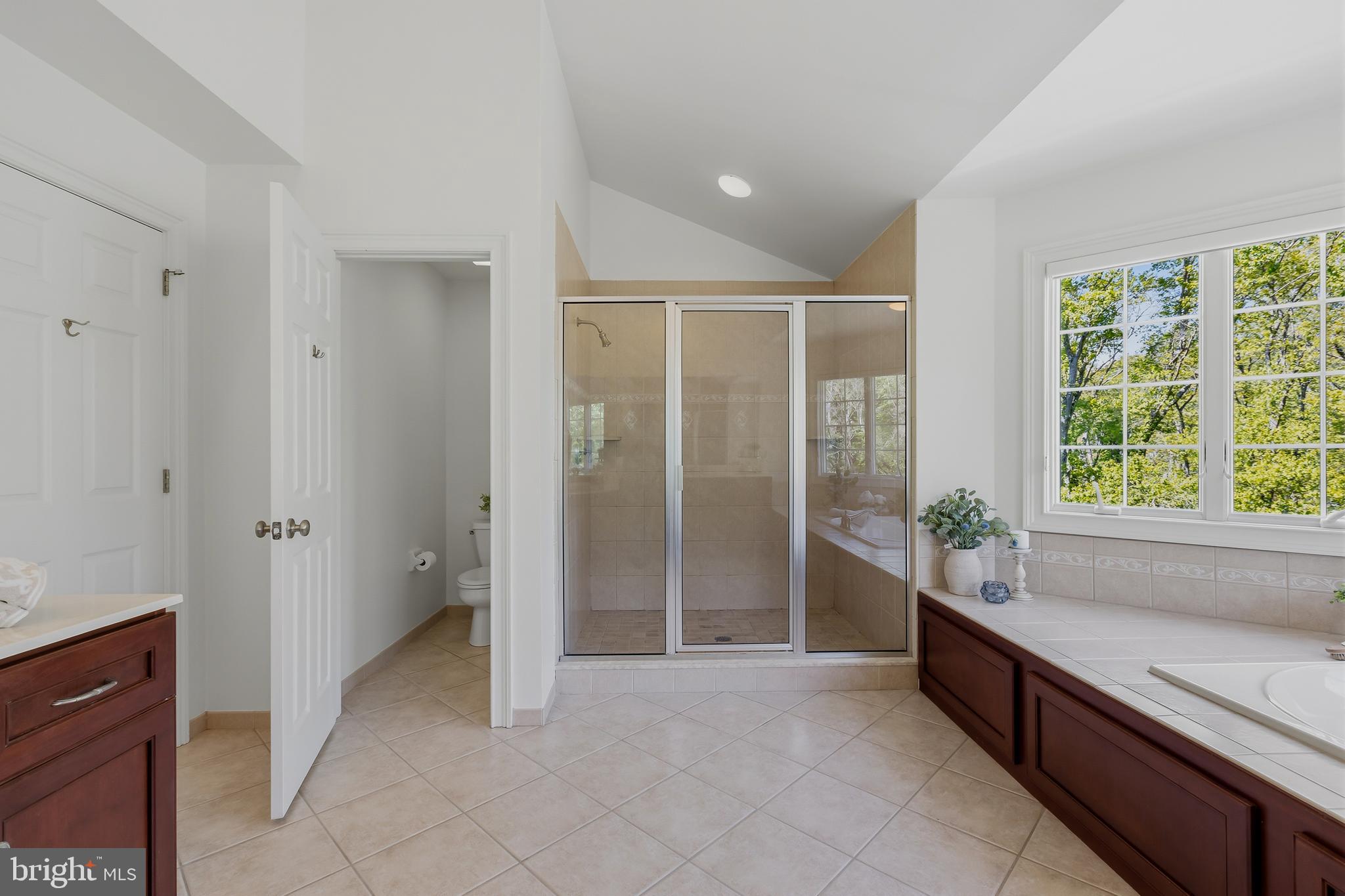 CHERRY CREEK - Residential