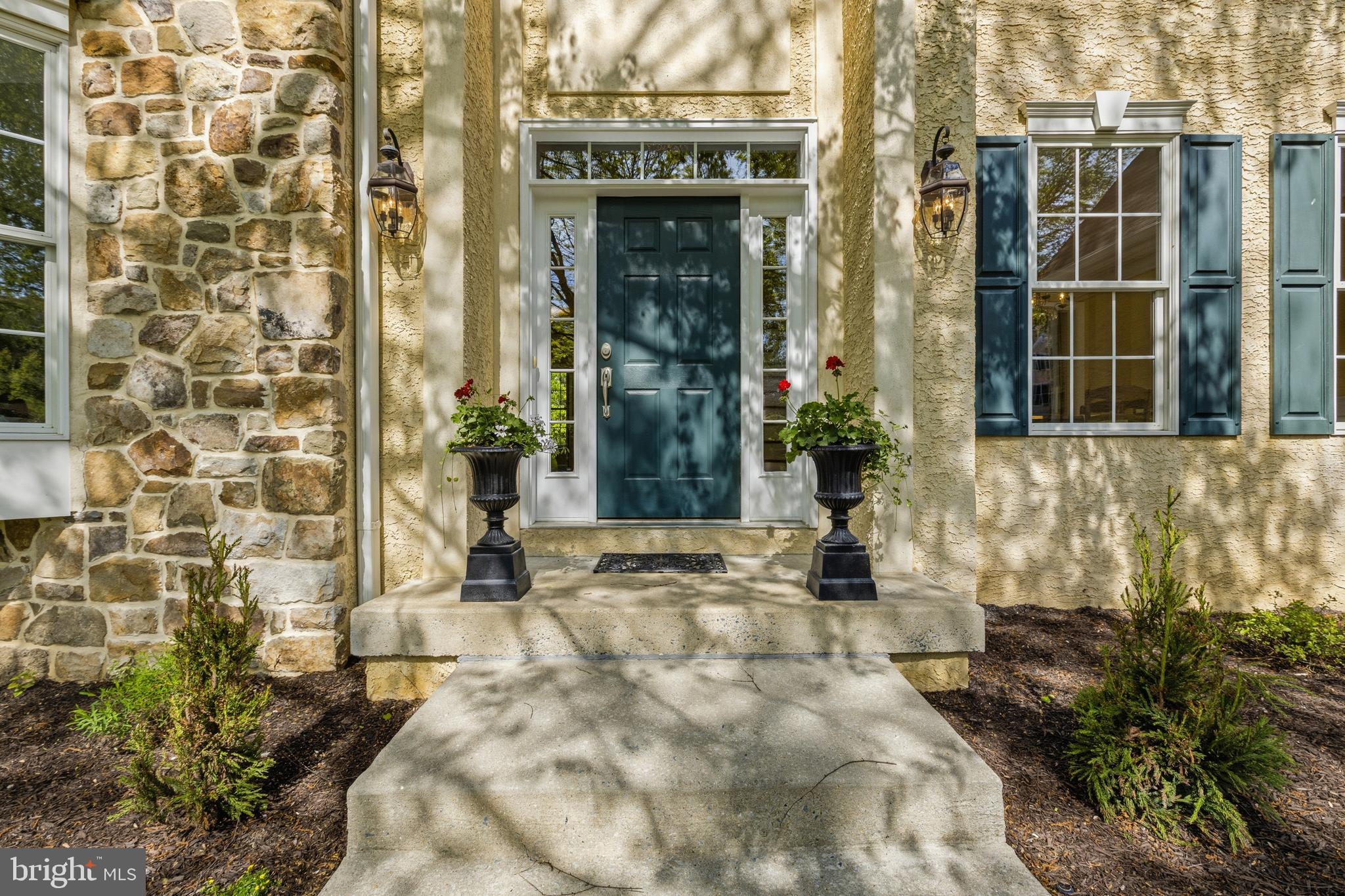 19 W BRANCH LANE