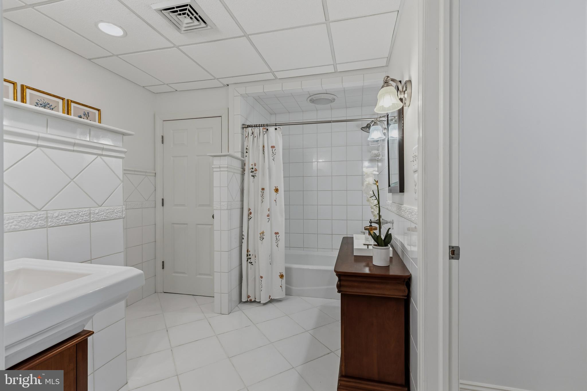 CHERRY CREEK - Residential