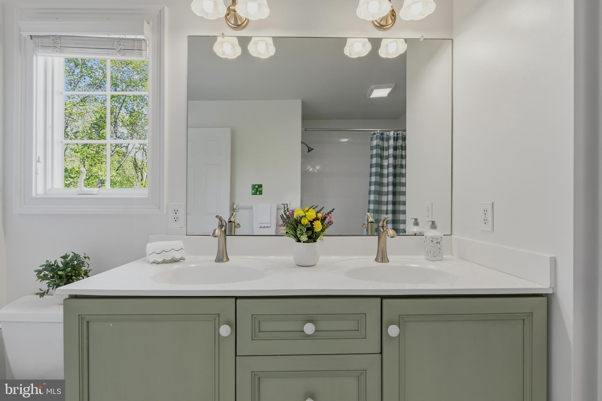 CHERRY CREEK - Residential