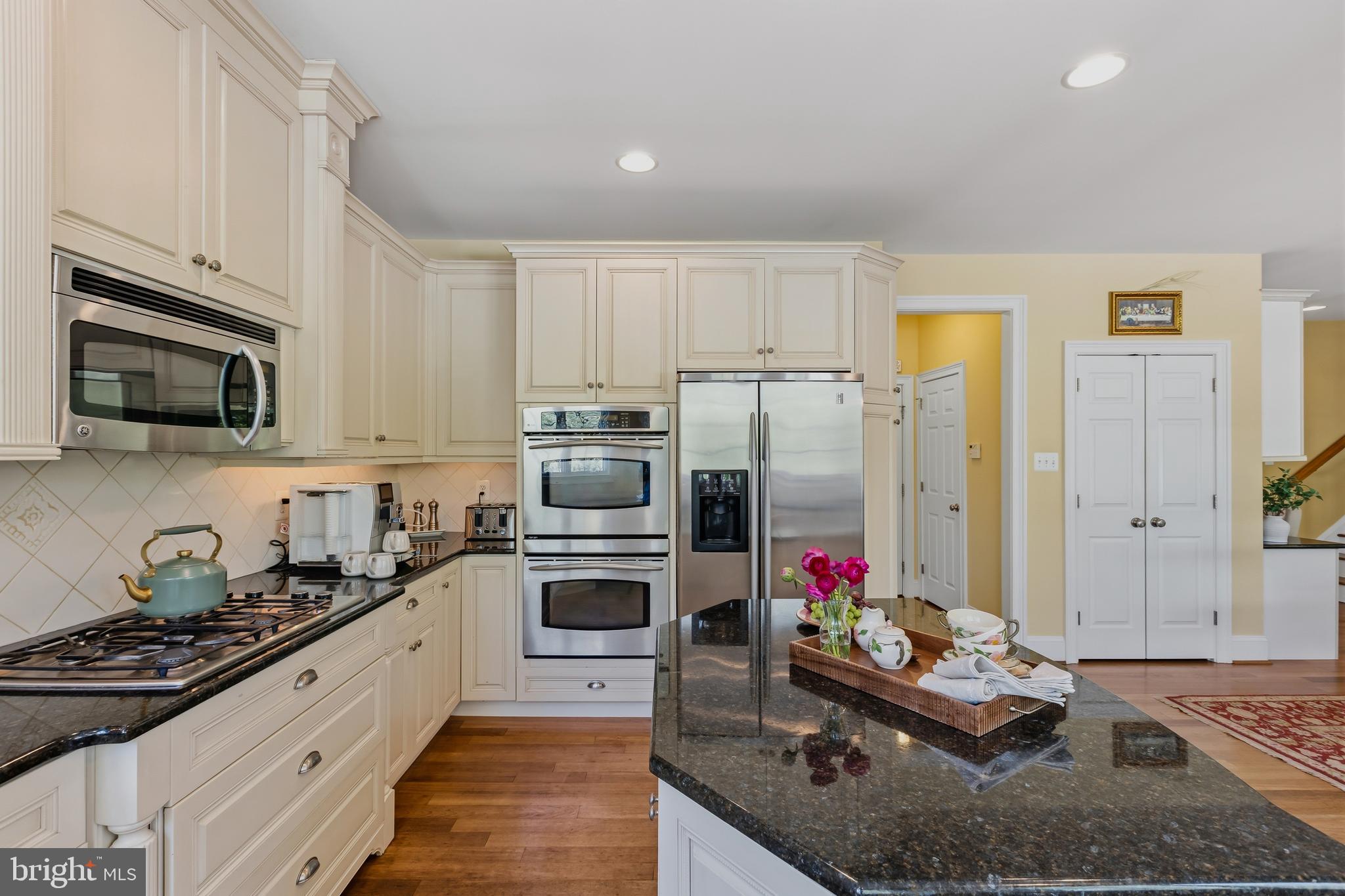 CHERRY CREEK - Residential