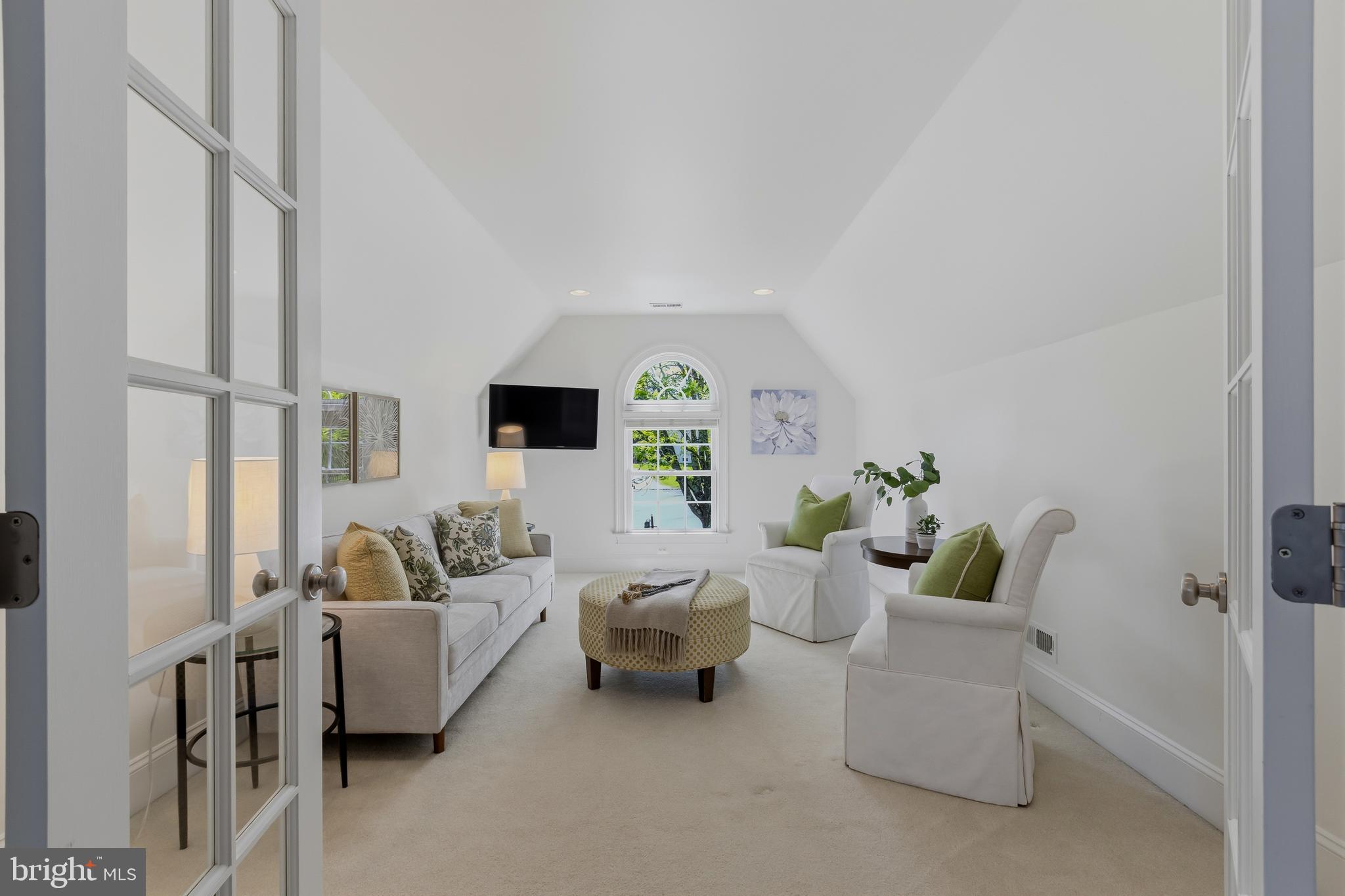 CHERRY CREEK - Residential