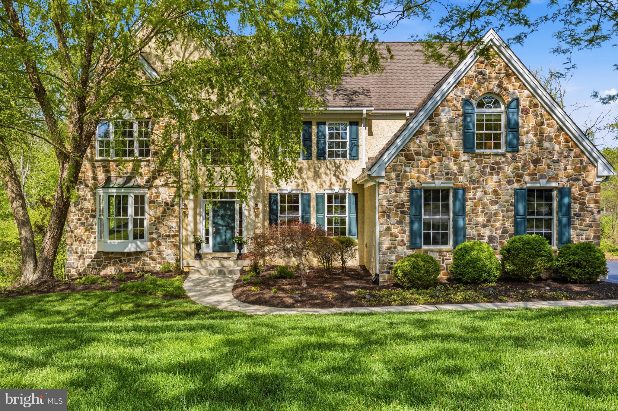 19 W BRANCH LANE